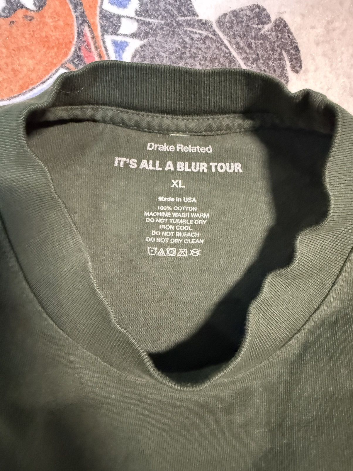 Band Tees Drake it’s all a blur tour tee Size US XL / EU 56 / 4 - 3 Thumbnail