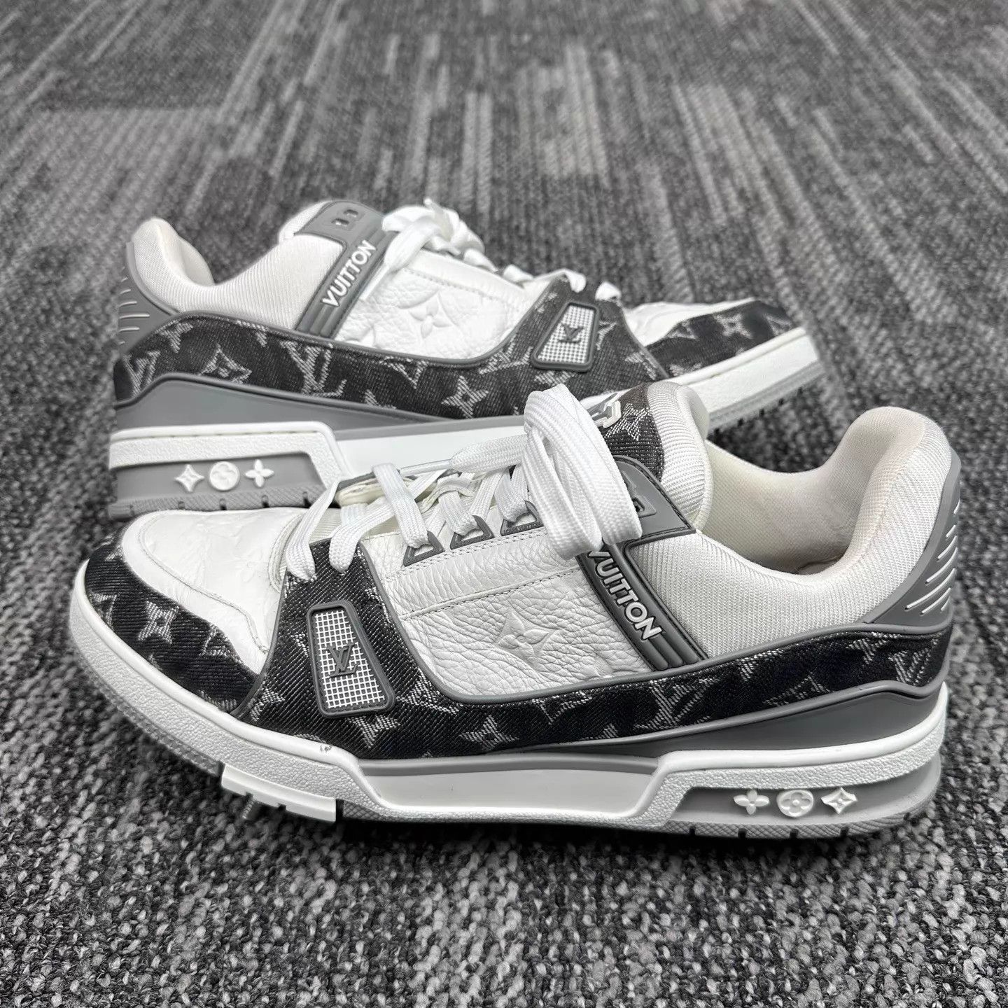 Louis Vuitton Louis Vuitton Monogram White Gray Denim Trainer 43.5 Like New Size US 10.5 / EU 43-44 - 4 Thumbnail