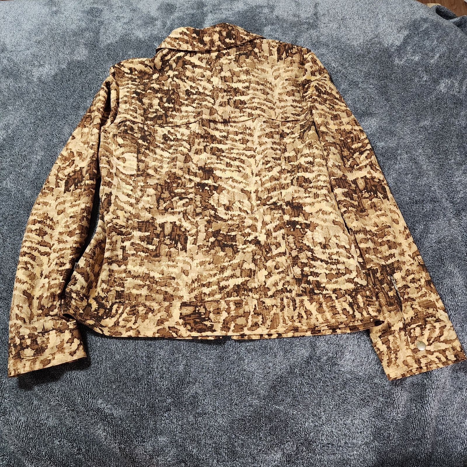 Chicos Chicos Zenergy Animal lightweight Full Zip Jacket Sz 0 2353 Size S / US 4 / IT 40 - 7 Thumbnail