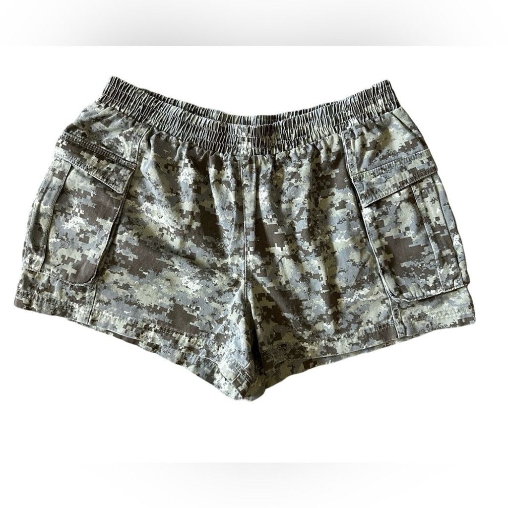Forever 21 Forever 21+ CARGO SHORT Camo Olive Green Gray Women 1X. Size 24" / US 00 / IT 34 - 1 Thumbnail