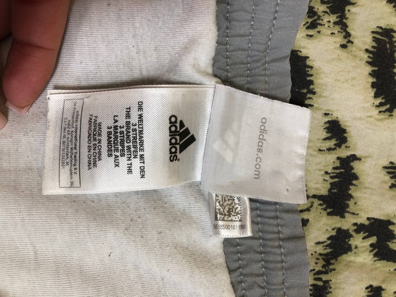 Adidas VINTAGE ADIDAS NYLON FOOTBALL RUNNINS SHORTS Size US 32 / EU 48 - 3 Thumbnail