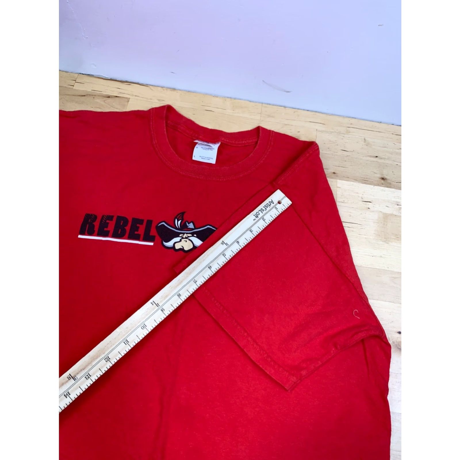 Gildan VINTAGE UNLV Rebel Nation Shirt Mens L Red 12069 College T-Shirt Gildan Cotton Short Sleeve Crew Neck Man/Mens Size US L / EU 52-54 / 3 - 6 Thumbnail