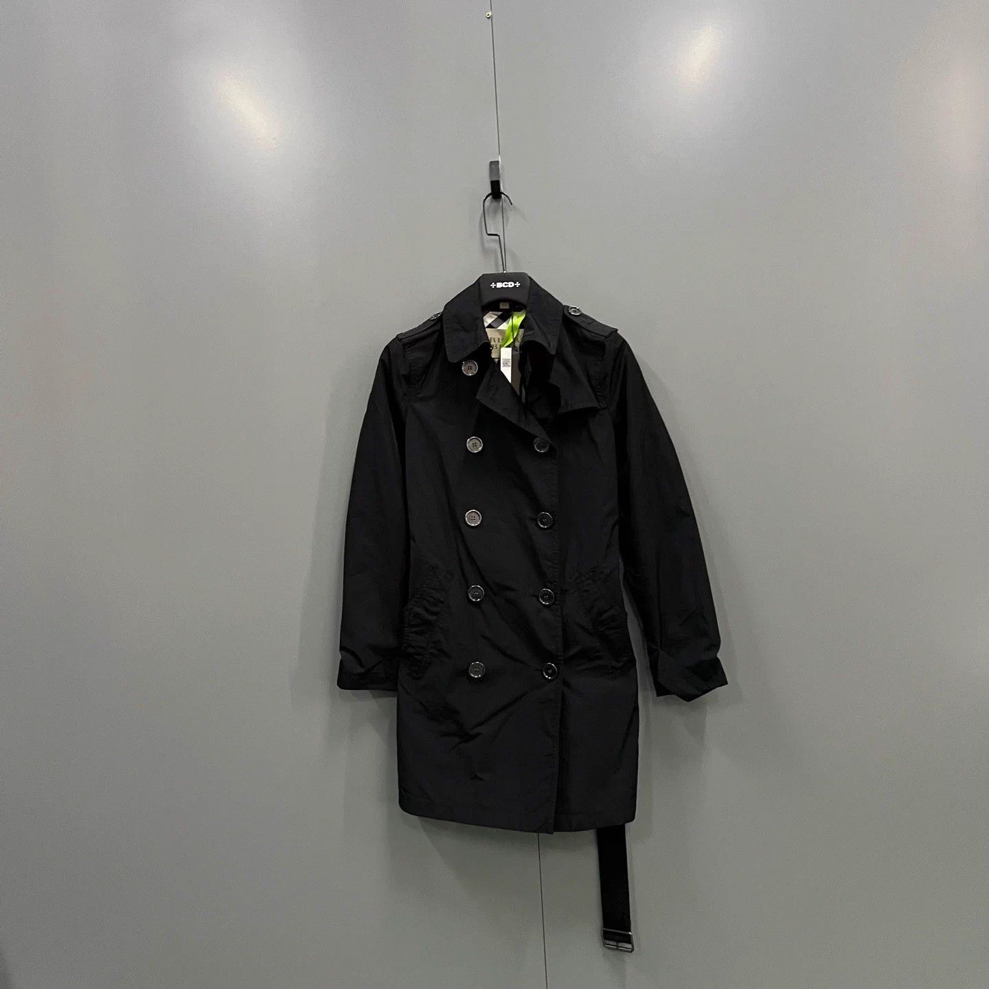 Burberry Burberry Black Double Breasted Trench 38 Like New Size S / US 4 / IT 40 - 1 Thumbnail
