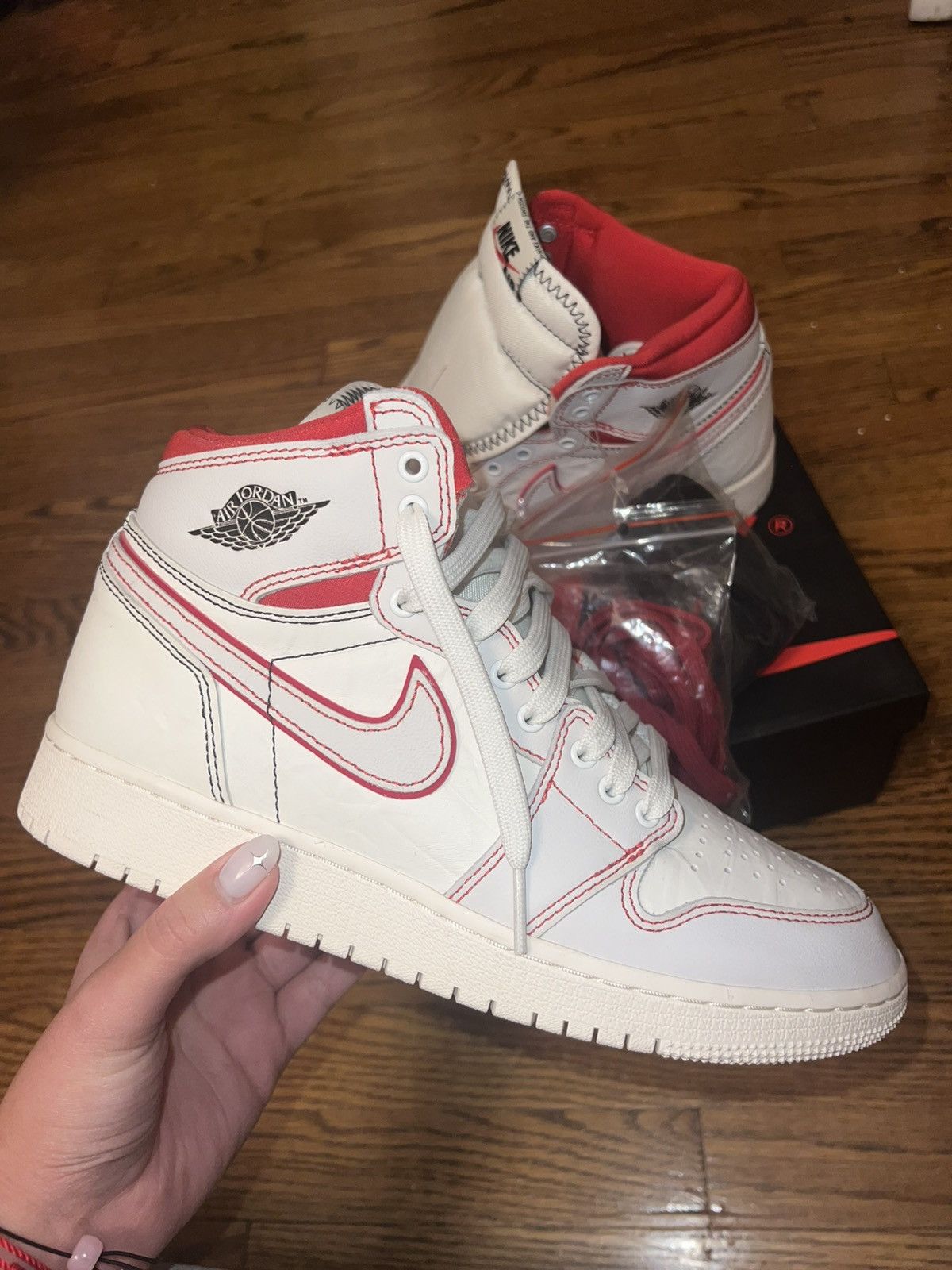Nike JORDAN 1 RETRO HIGH OG PHANTOM GYM RED Size US 5.5 / EU 38 - 1 Thumbnail