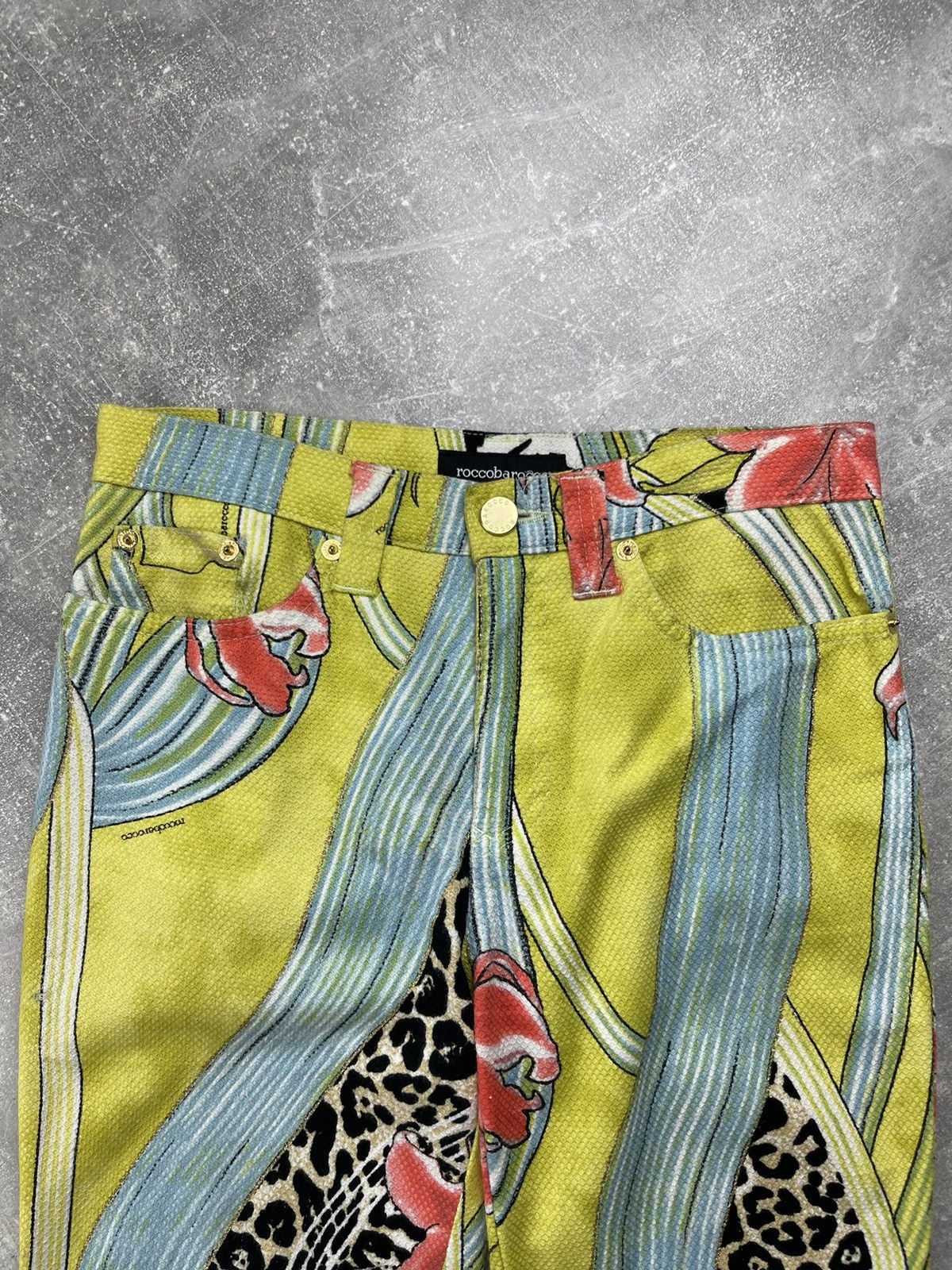 Other Rocco Barocco Tropical Y2K Leopard Zebra Floral Flared Pants Size 28" / US 6 / IT 42 - 5 Thumbnail