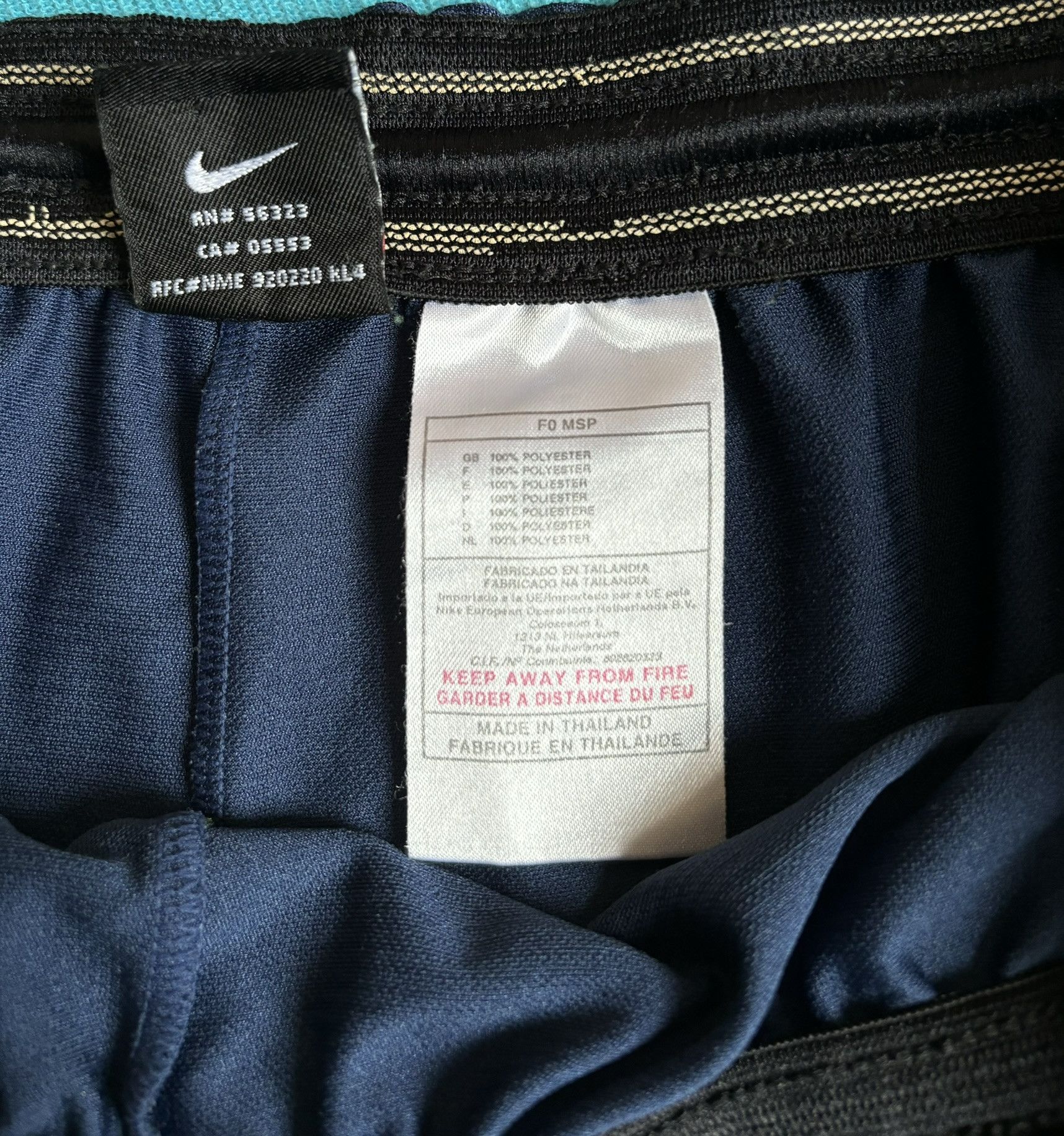 Nike × Vintage Nike vintage sports shorts 96/99 black tag sizes. L Size US 35 - 12 Thumbnail