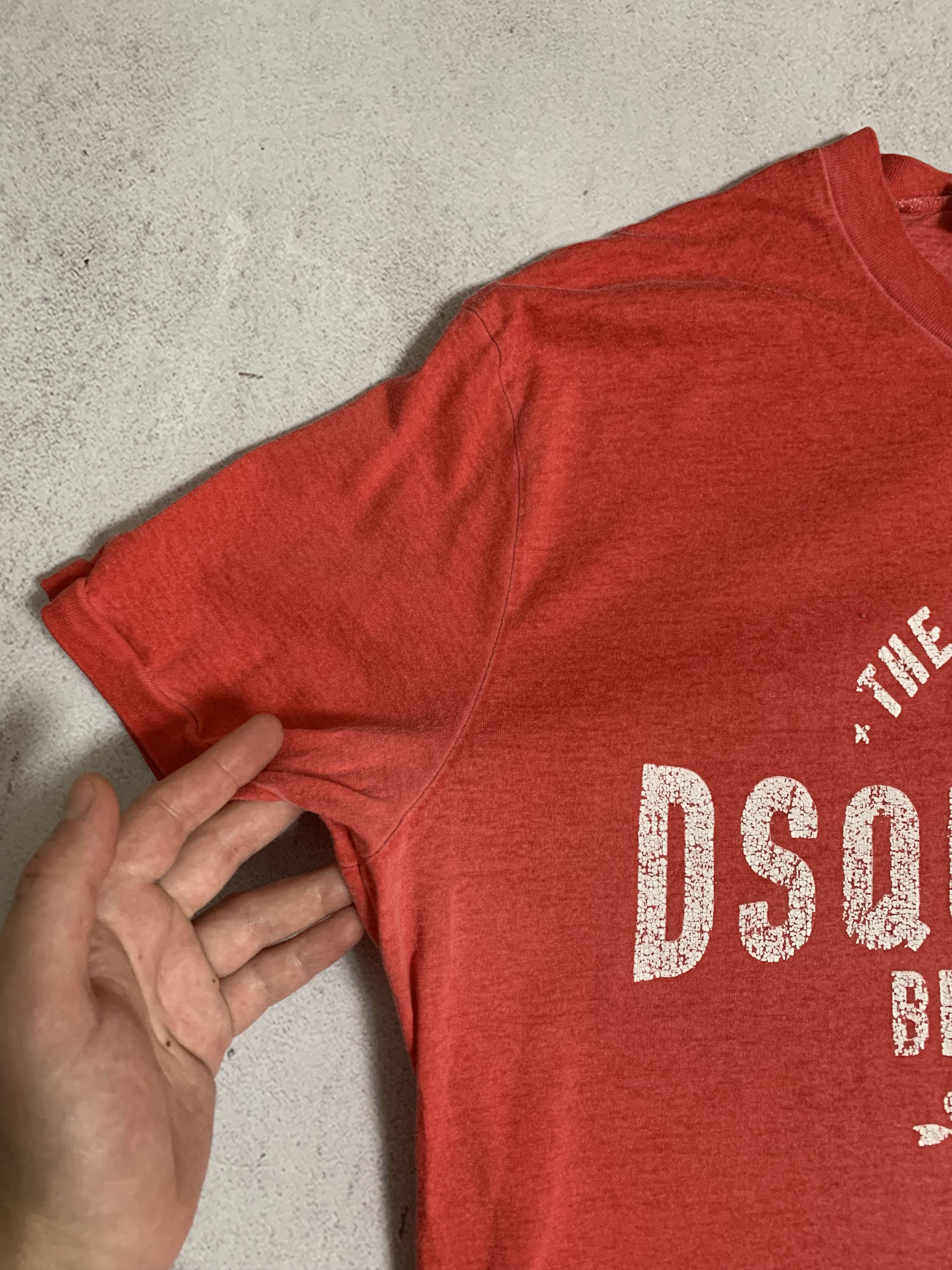Dsquared2 Vintage Dsquared2 T Shirt Tee Big Logo Distressed Faded Y2K Size US XL / EU 56 / 4 - 3 Thumbnail