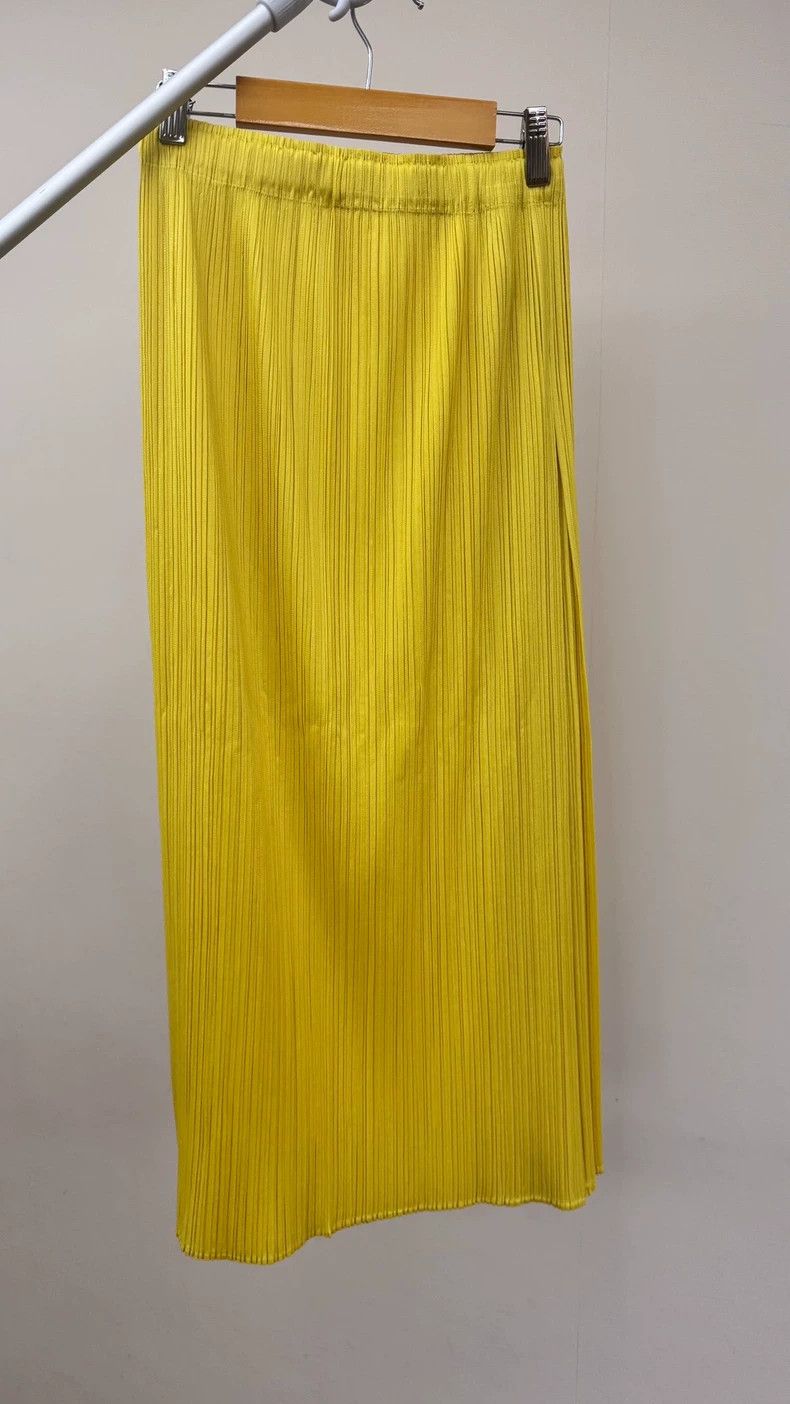 Issey Miyake Issey Miyake Pleated Yellow Skirt - dmc Size US 30 / EU 46 - 1 Thumbnail