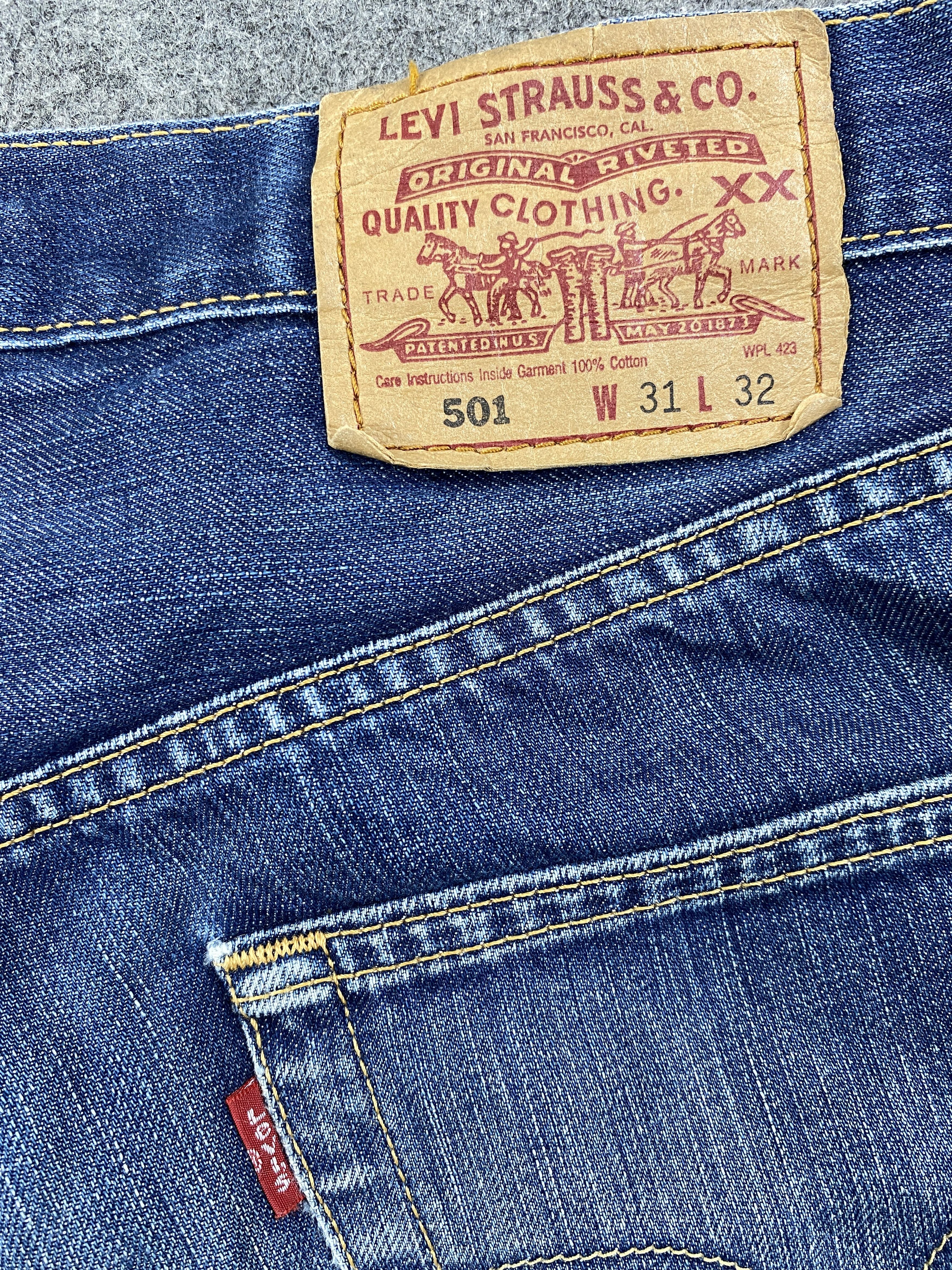 Levi's Blue Distressed Vintage Levi's 501 Jeans 31x32 Denim -JN1517 Size US 31 - 10 Thumbnail