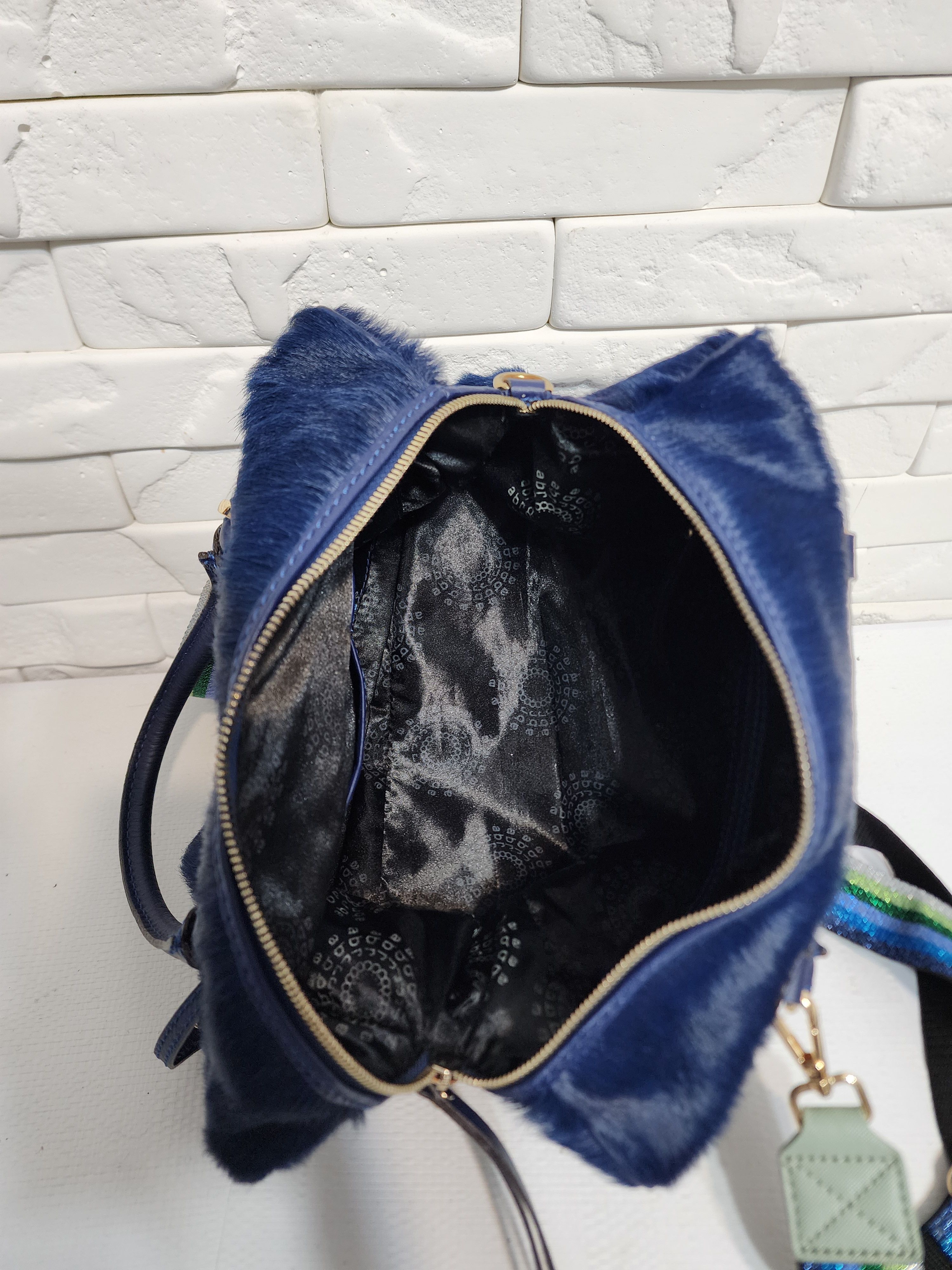 Uniqlo Blue Clutch with Strap: Zipper Closure, Two Compartments Size ONE SIZE - 6 Thumbnail