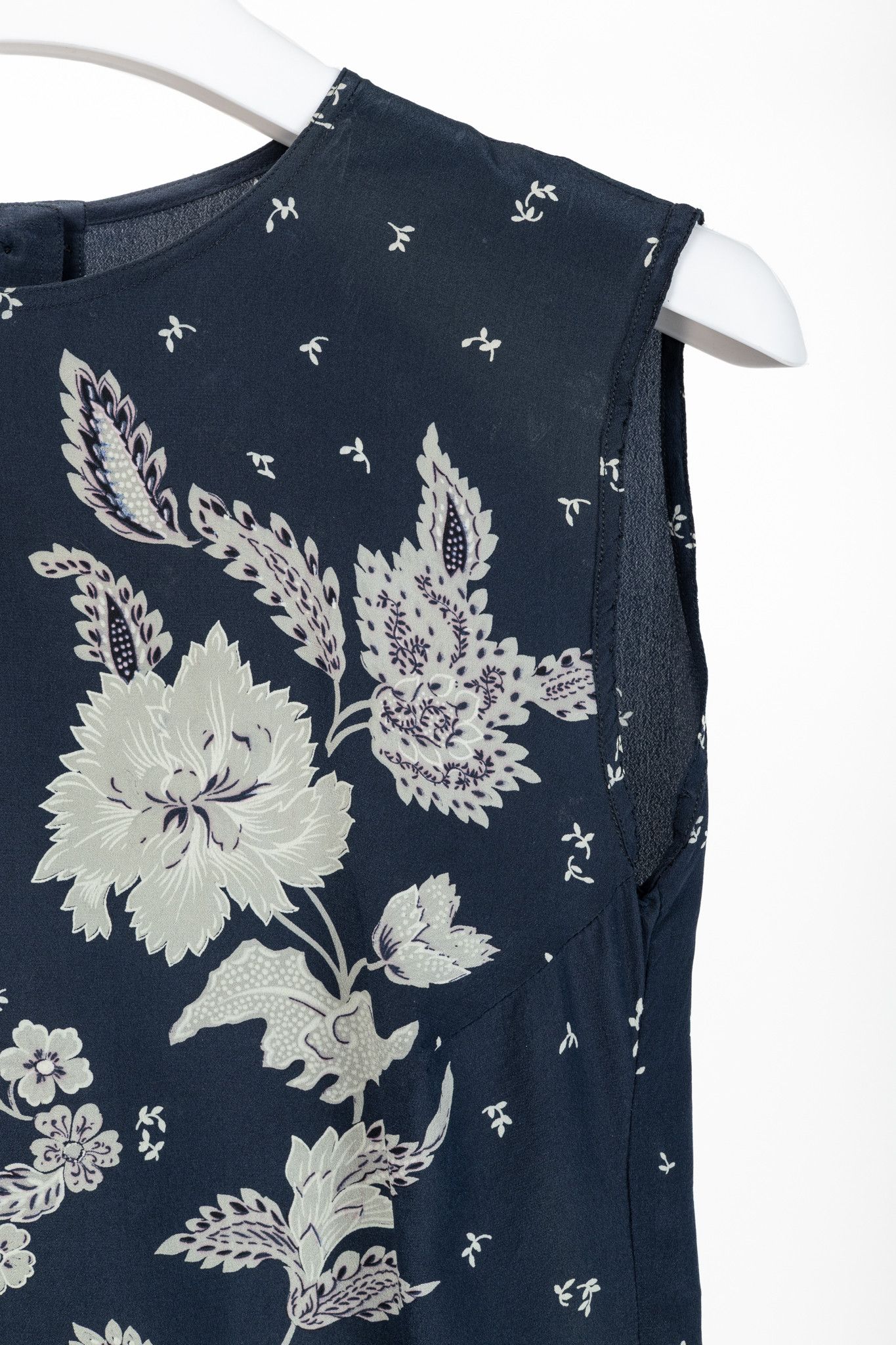 Max Mara Max Mara Navy Floral Silk Sleeveless Blouse Size M / US 6-8 / IT 42-44 - 5 Thumbnail