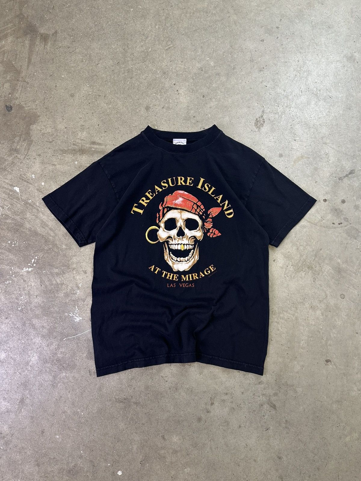 Vintage vintage treasure island las vegas 90s skull graphic tee Size US M / EU 48-50 / 2 - 1 Thumbnail