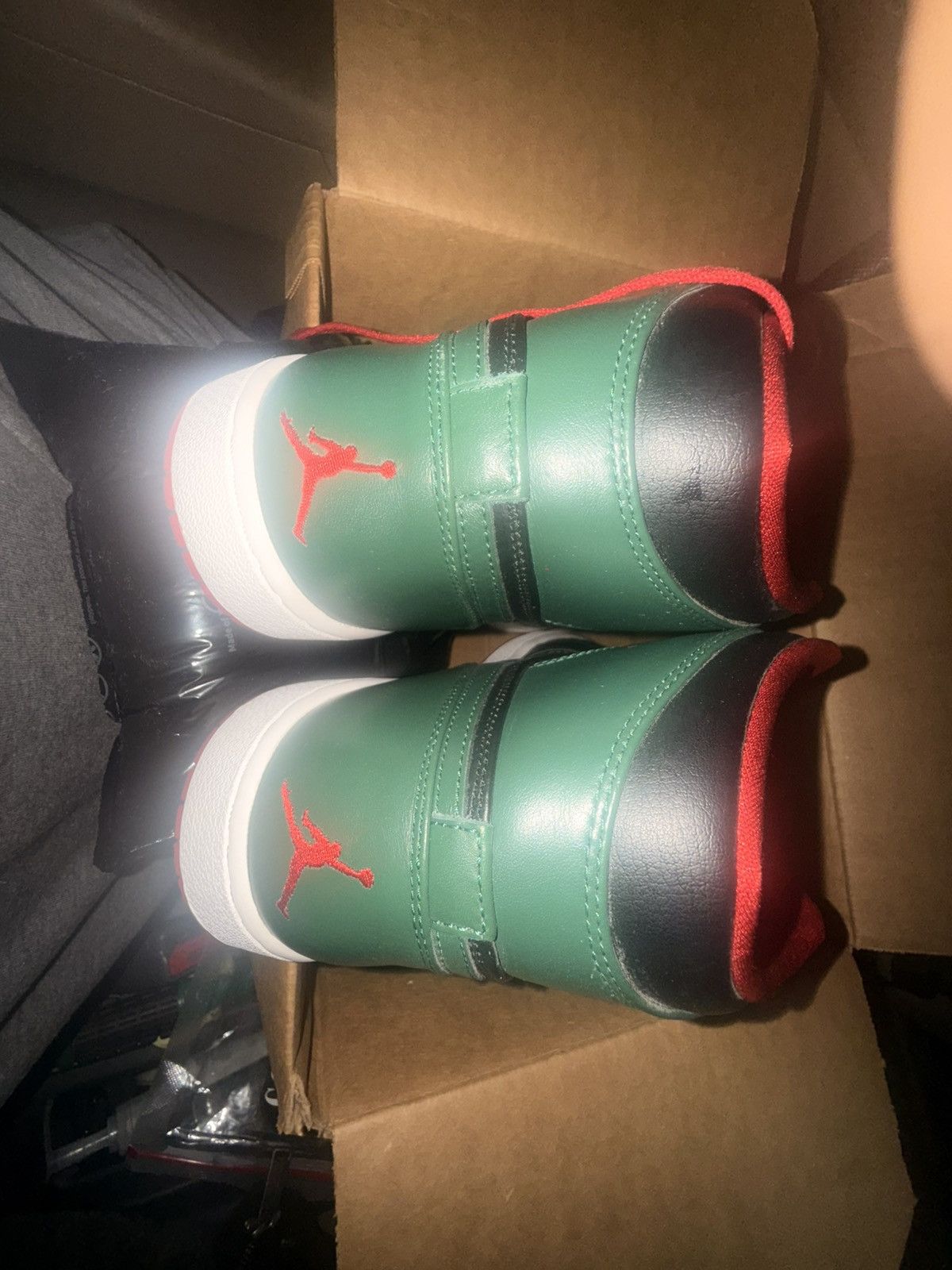Jordan Brand Jordan 1 Retro OG Sz 12.5 Men’s 2012 Gucci ColorWay Edition Size US 12.5 / EU 45-46 - 4 Thumbnail