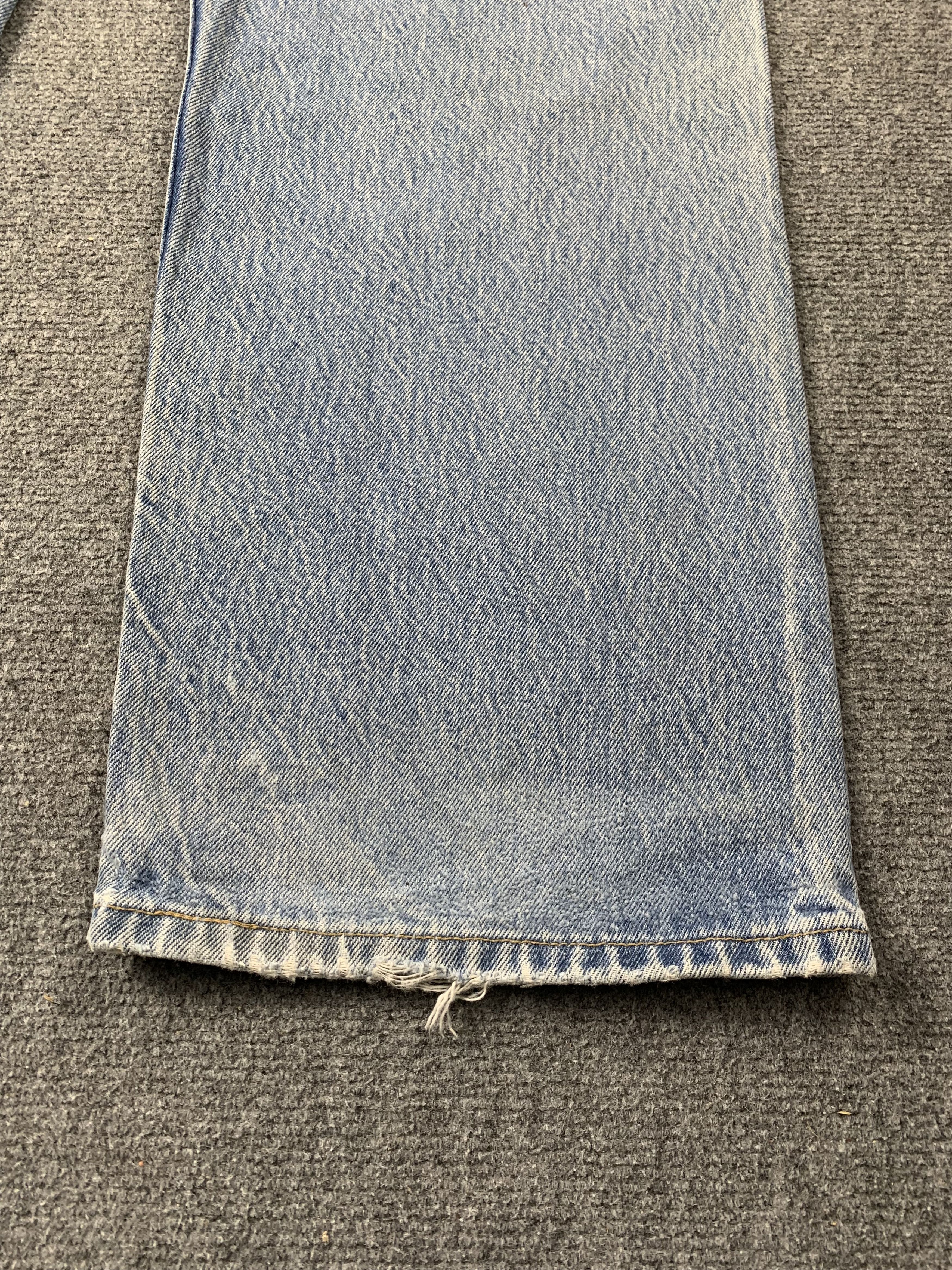 Levi's Vintage Distressed Levis 501 Faded Blue Jeans DP2148 Size US 36 / EU 52 - 19 Thumbnail