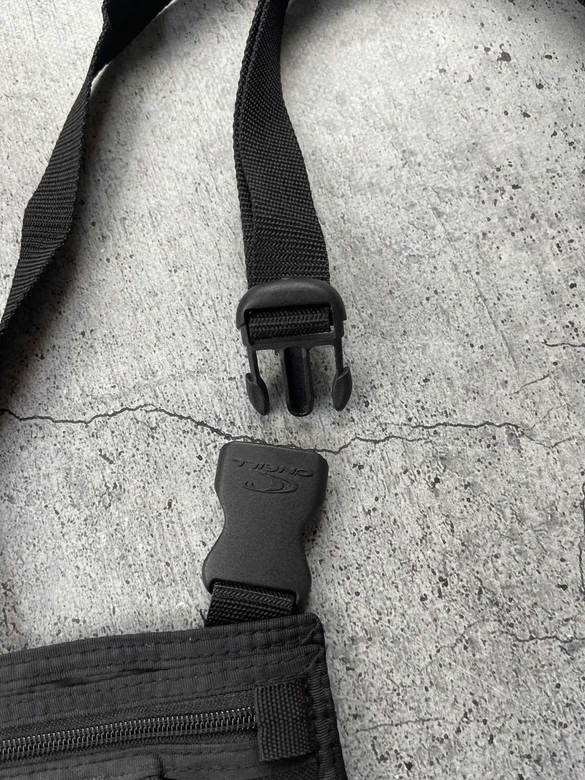20471120 × Japanese Brand × O'Neill Vintage 00s Oneill Crossbody Bag Size ONE SIZE - 4 Thumbnail