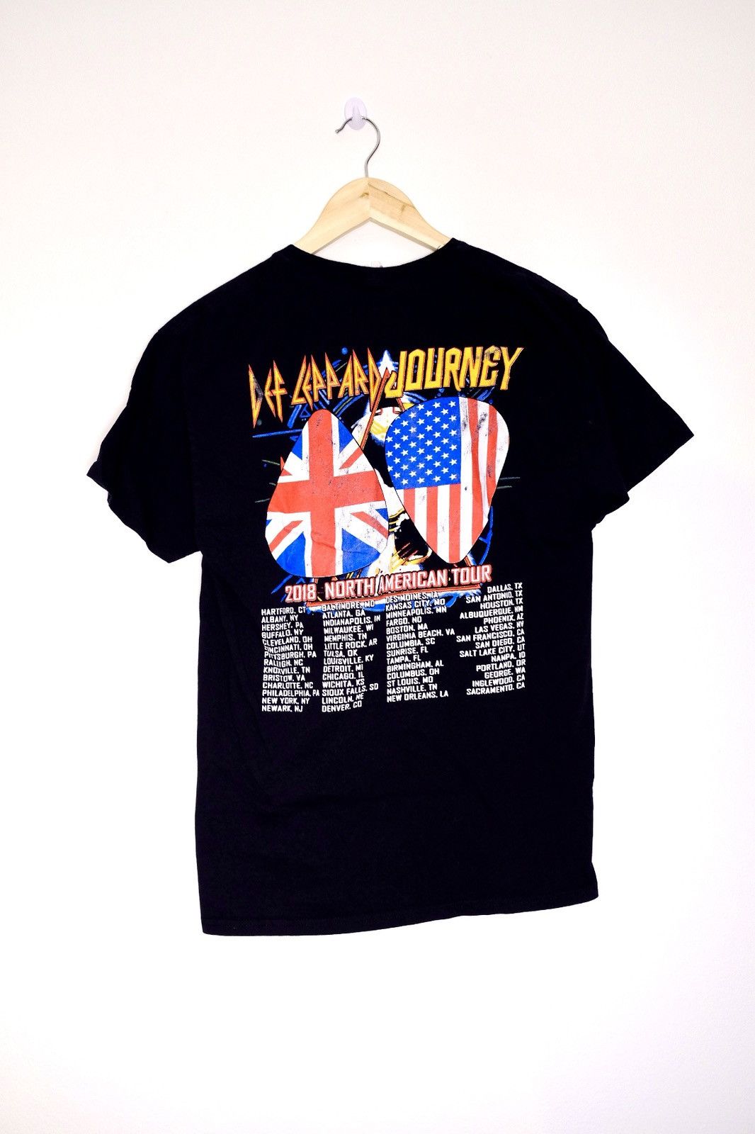 Band Tees × Fruit Of The Loom Def Leppard x Journey 2018 North American tour Size US M / EU 48-50 / 2 - 2 Thumbnail