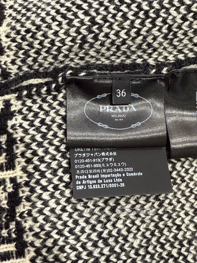 Prada Prada Black and white geometric jacquard wool cardigan coa Size XS / US 0-2 / IT 36-38 - 5 Thumbnail