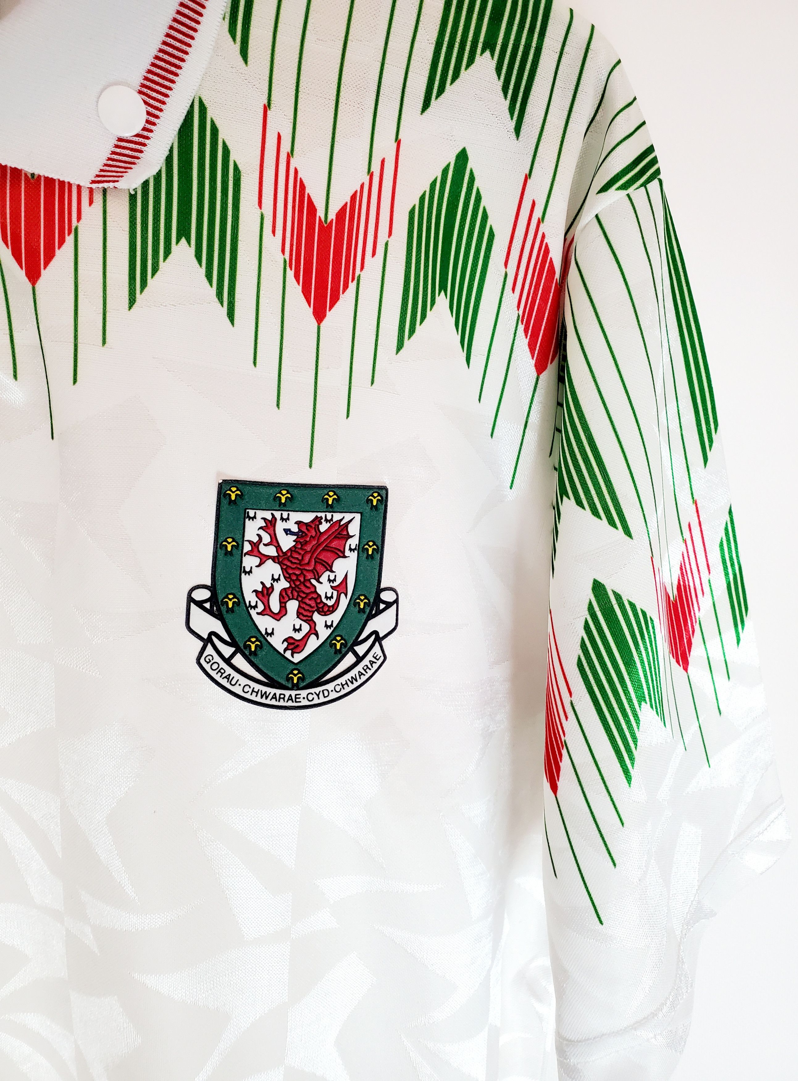 Umbro 1990/1992 FC Wales Umbro Vintage Jersey perfect condition Xl Size US XL / EU 56 / 4 - 2 Thumbnail