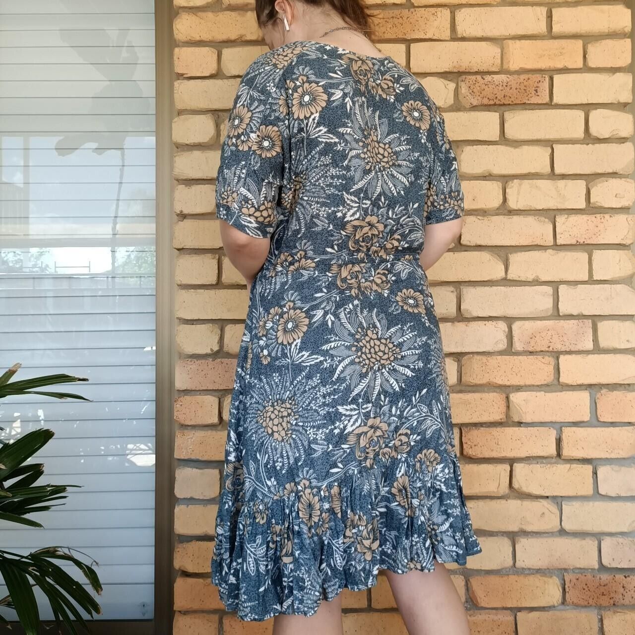 Other Holiday Trading Dress Blue White Floral Size S/M Size ONE SIZE - 3 Thumbnail