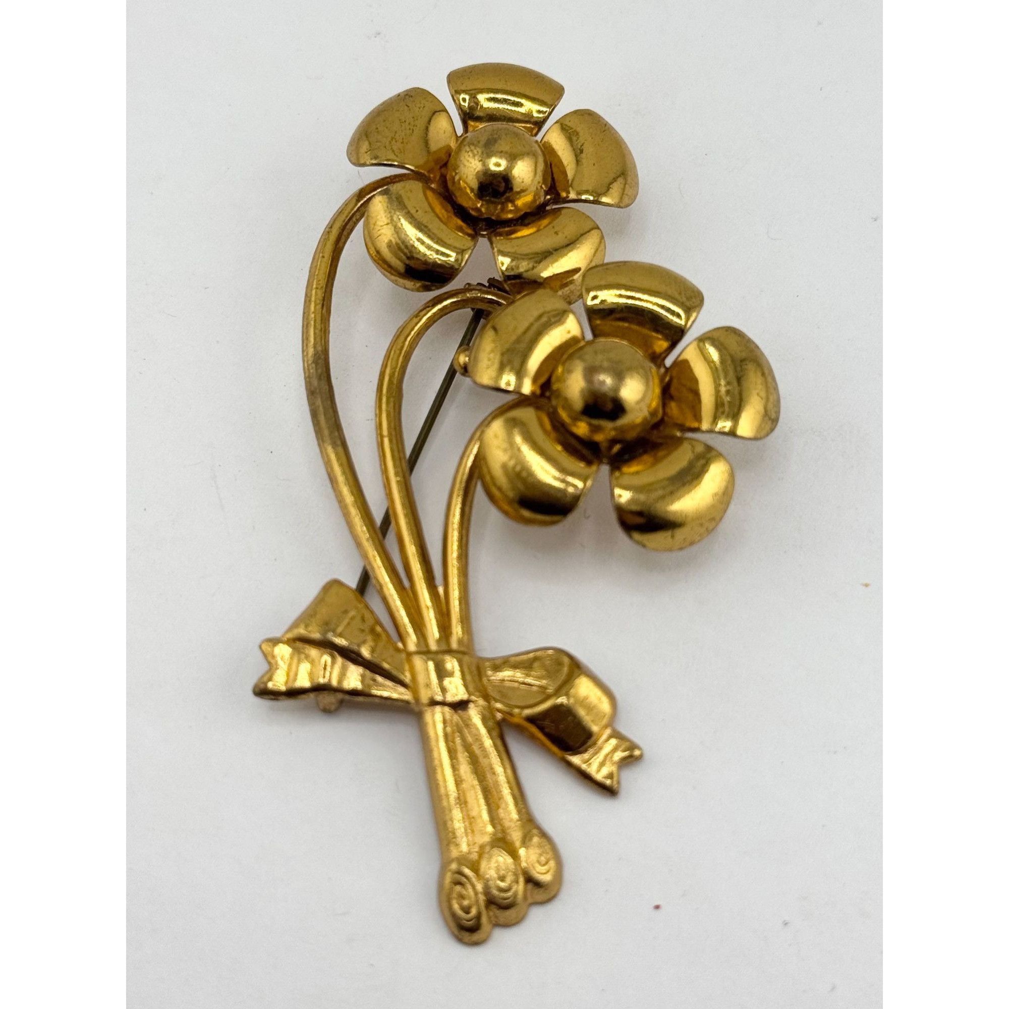 Vintage gold tone floral long stem flowers brooch pin