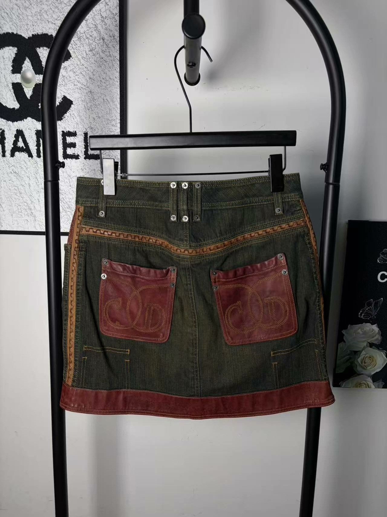 Dior Dior Denim White Skirt 28 Women Size 28" / US 6 / IT 42 - 1 Thumbnail