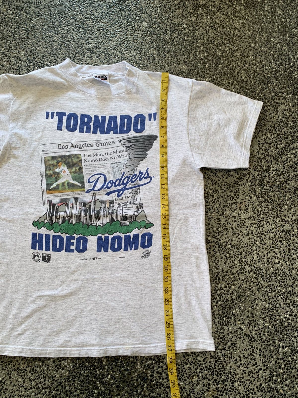 MLB Vintage 90s Dodgers MLB Front Pages Hideo Nomo T shirt Size US L / EU 52-54 / 3 - 11 Thumbnail