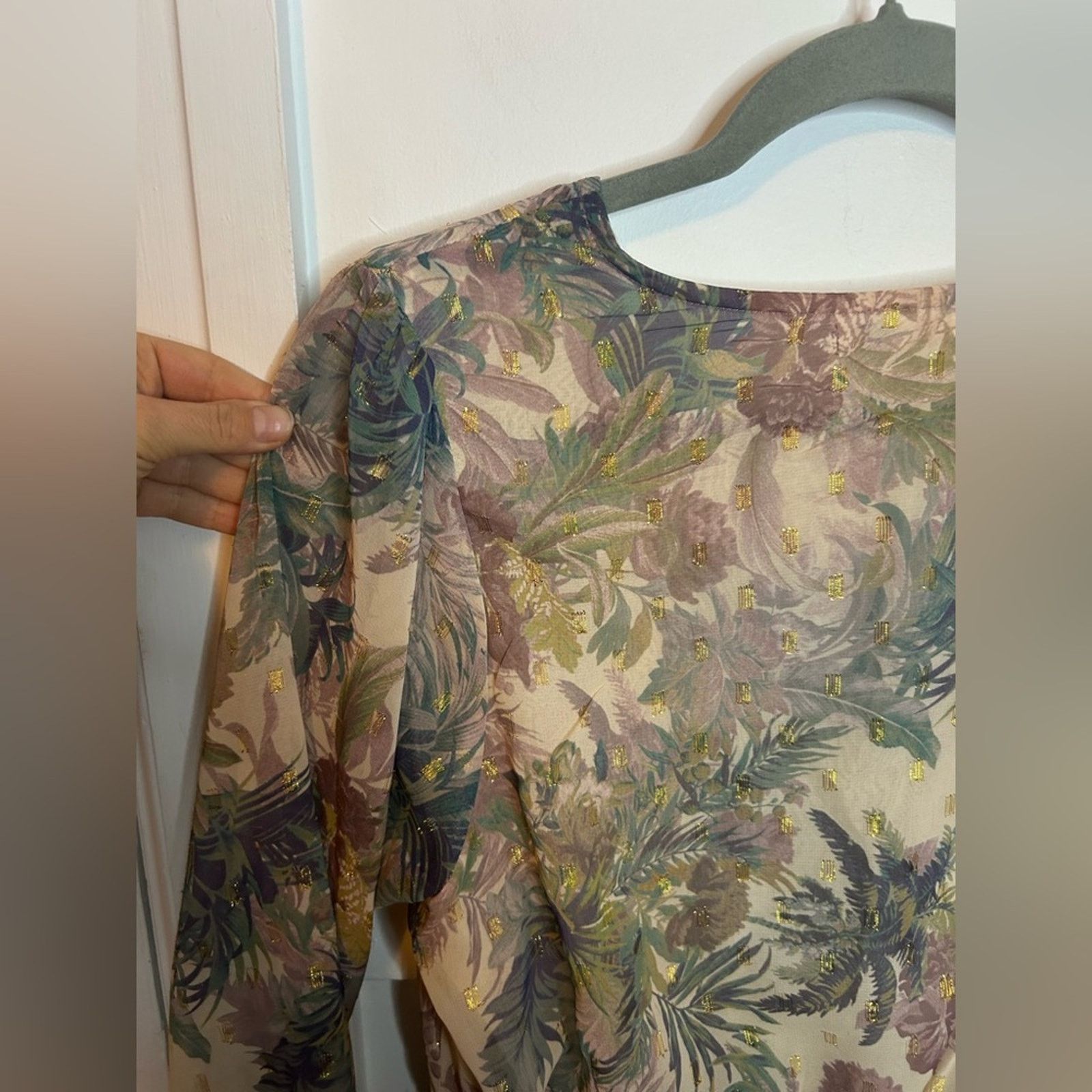 Other Amuse Society Tropical Floral Metallic V-Neck Dress Size M / US 6-8 / IT 42-44 - 6 Thumbnail