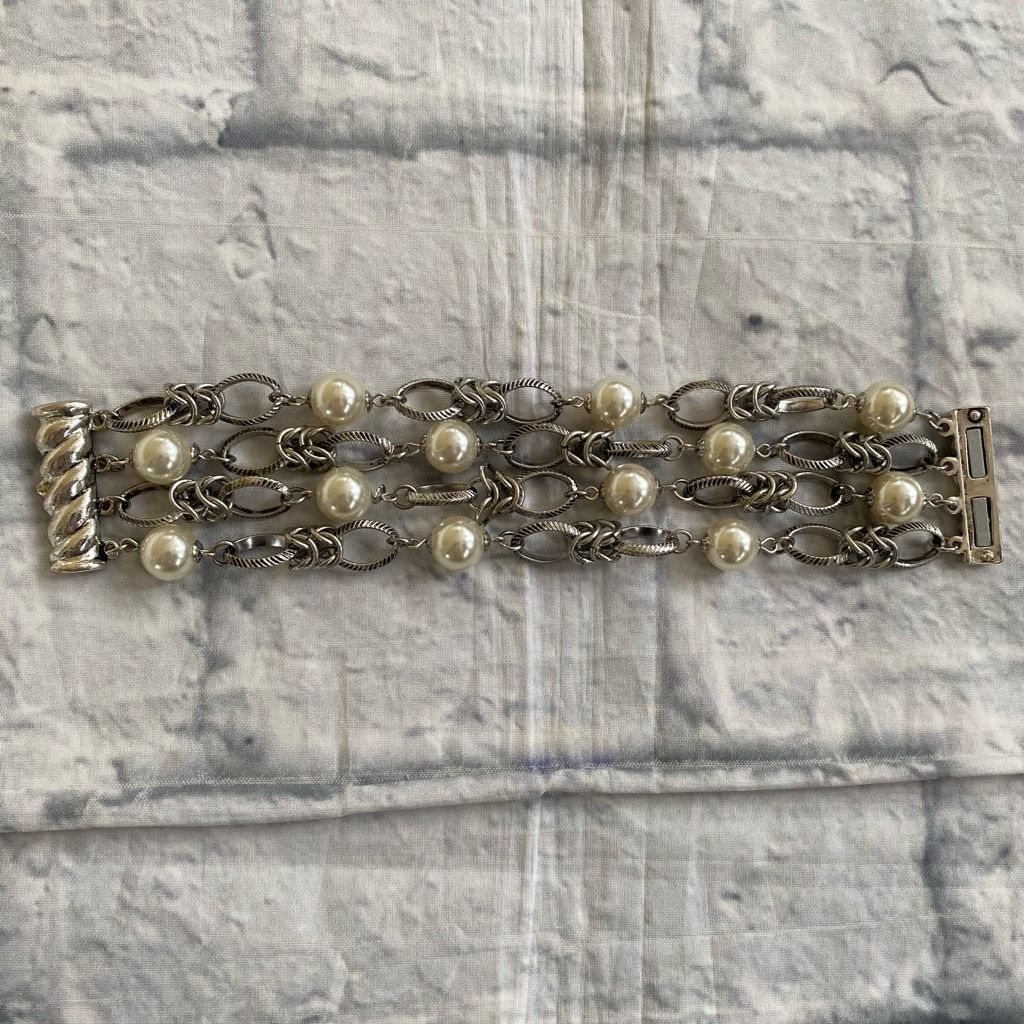 Other Costume jewelry 3 metal loop strand and faux pearl bracelet Size ONE SIZE - 1 Thumbnail