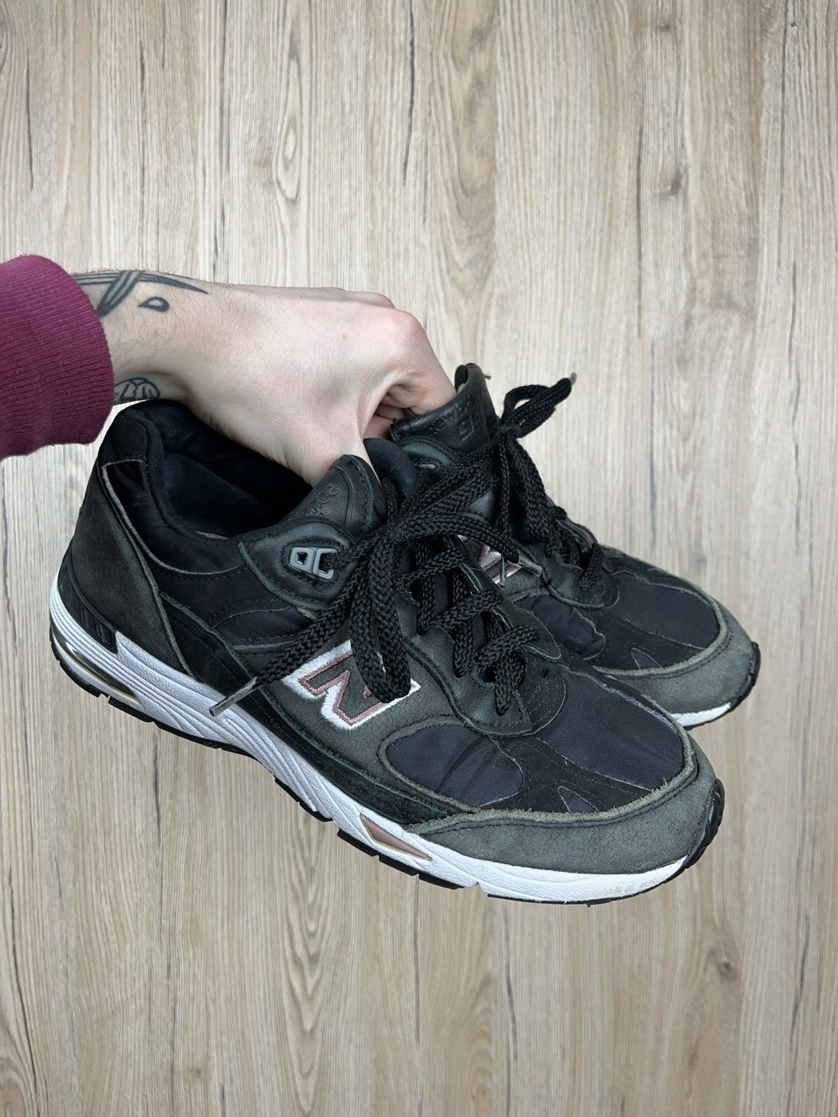image of New Balance 991 Made In England Gray Pink Essentials Shoes in Grey, Women's (Size 8)