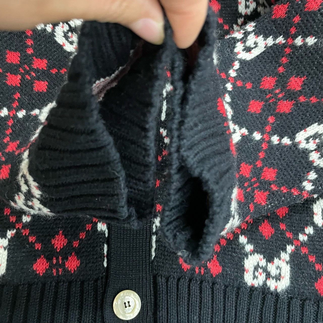 Gucci Gucci Black and red full-print cardigan sweater 2501-Nextar Size US S / EU 44-46 / 1 - 4 Thumbnail