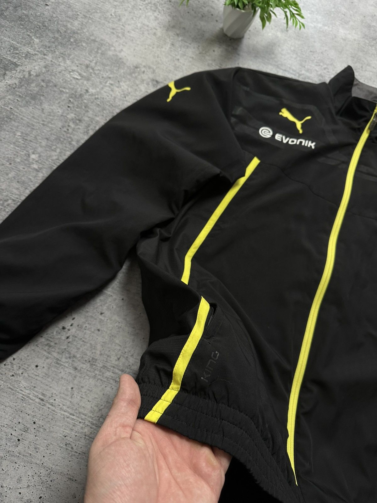 Puma Borussia Dortmund Puma Football Soccer Training Jacket BVB Size US L / EU 52-54 / 3 - 5 Thumbnail