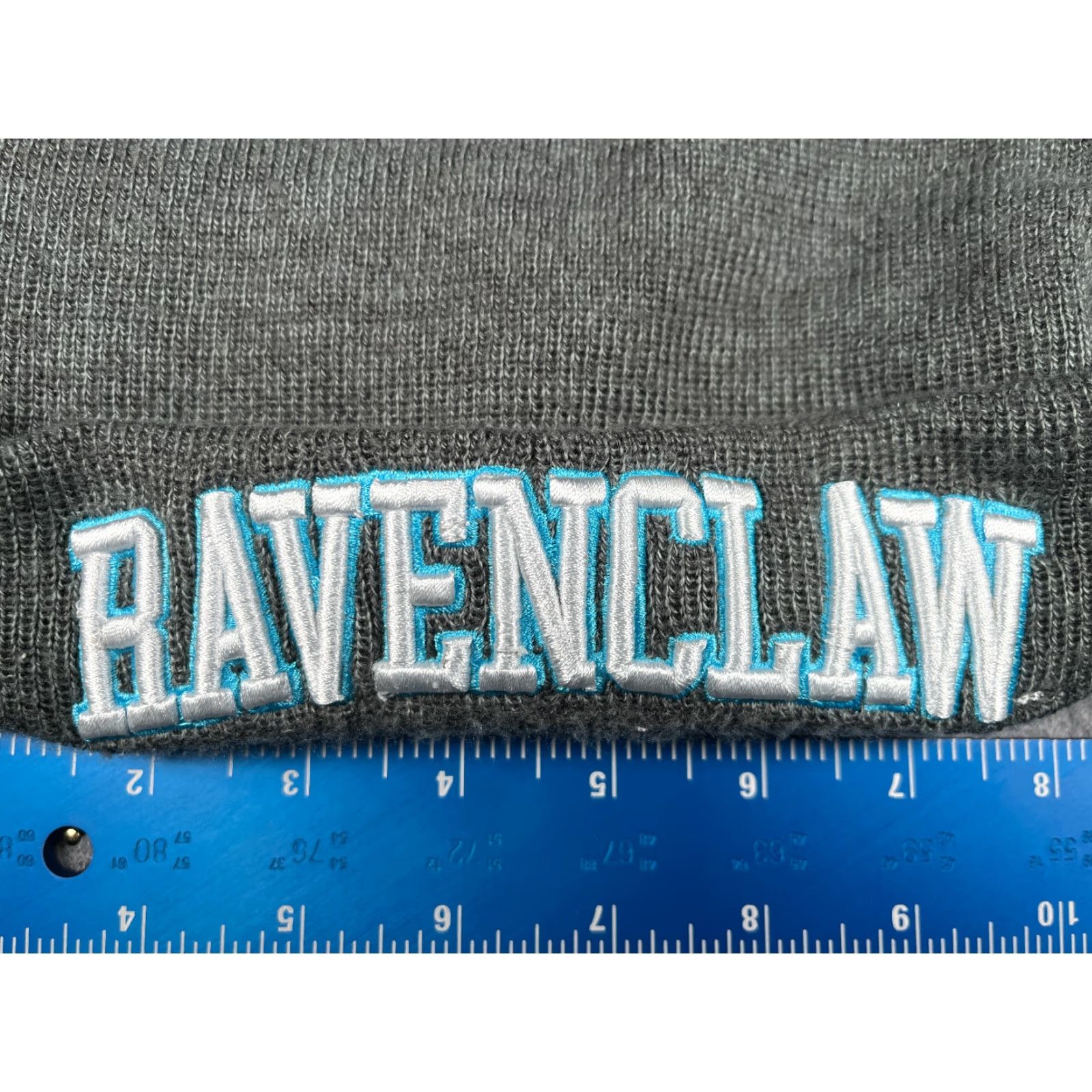 Vintage Harry Potter Beanie Hat Adult One Size Gray Blue Ravenclaw Embroidered Acrylic Knit Logo Ski Beanie Mens Size ONE SIZE - 2 Thumbnail