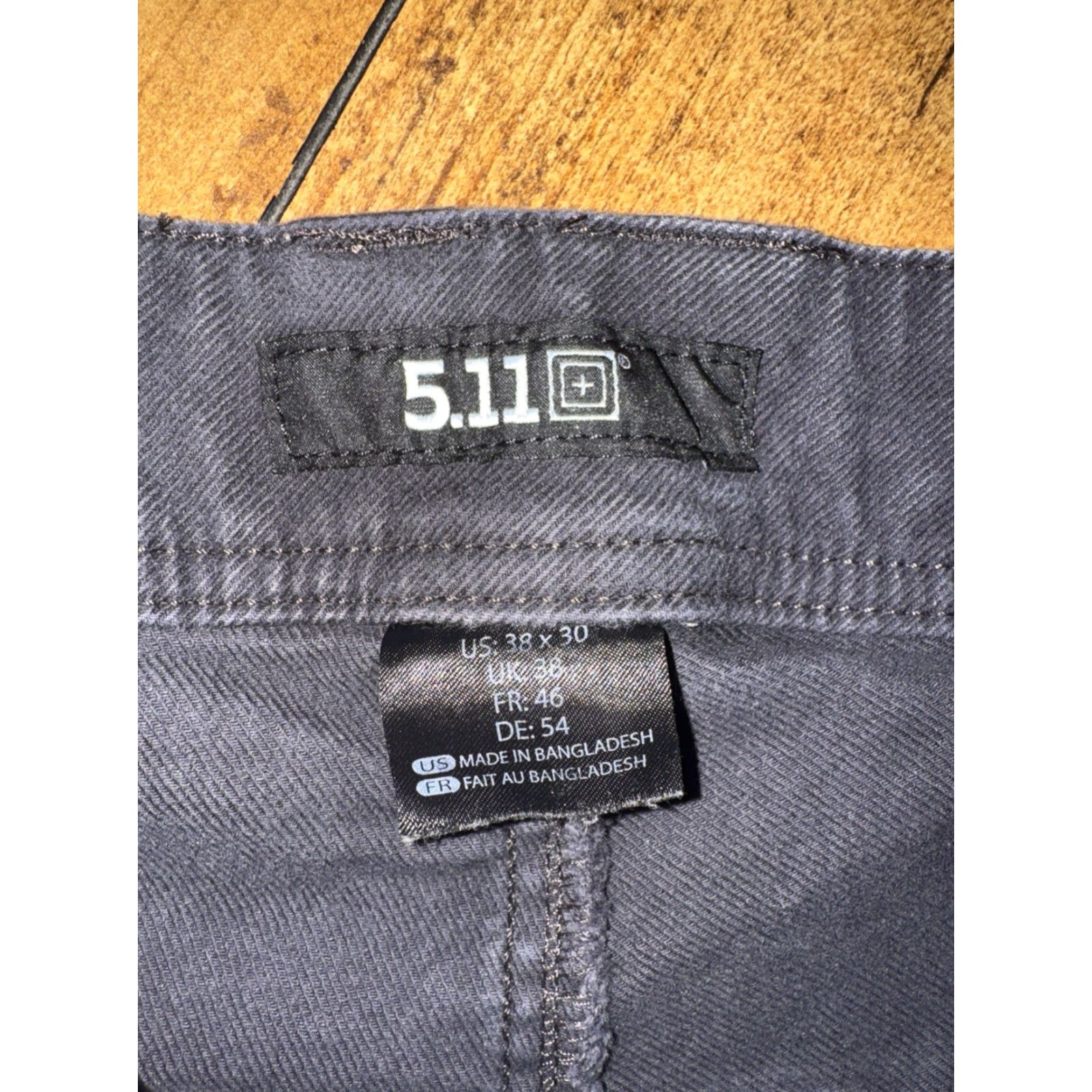 Vintage 5.11 Tactical Carpenter Pants Men’s 38x30 Gray Cargo Pockets Workwear Utility Pants Size US 38 / EU 54 - 6 Thumbnail