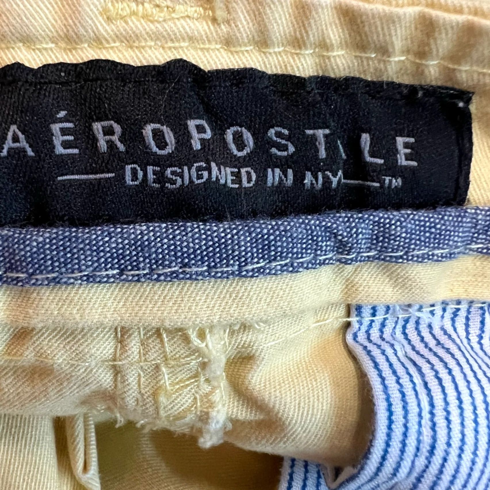 Vintage Aéropostale Chino Shorts Mens 31 Yellow Flat Front Size US 31 - 6 Thumbnail