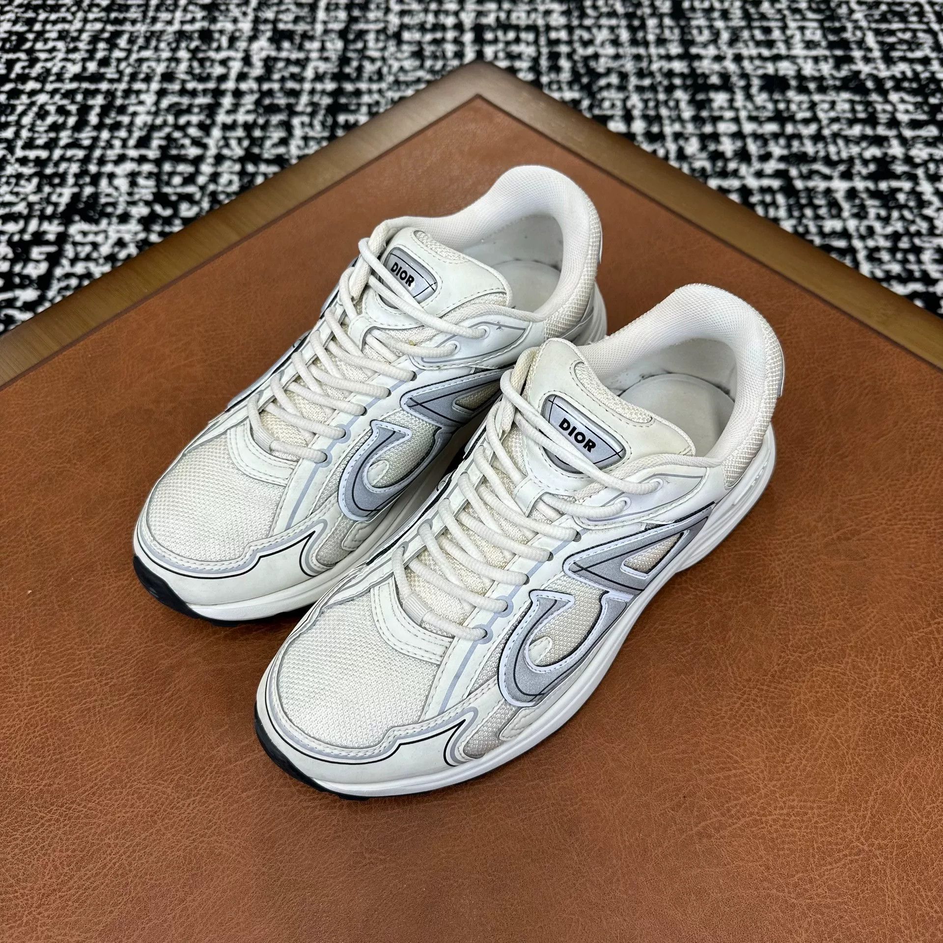 Dior Dior Mesh White Lowtop Sneakers 9 Men Size US 9 / EU 42 - 1 Thumbnail