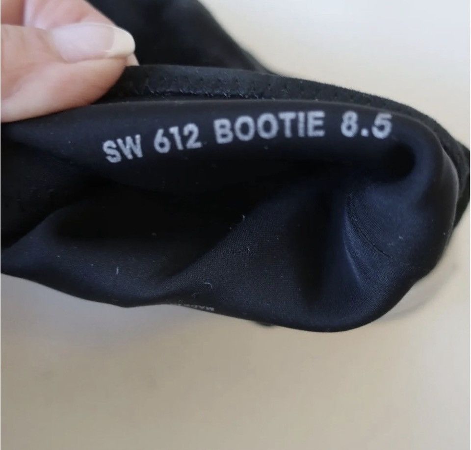 Stuart Weitzman STUART WEITZMAN SW612 BOOTIE SUEDE HIGH TOP SNEAKER SUEDE Size US 8.5 / IT 38.5 - 11 Thumbnail