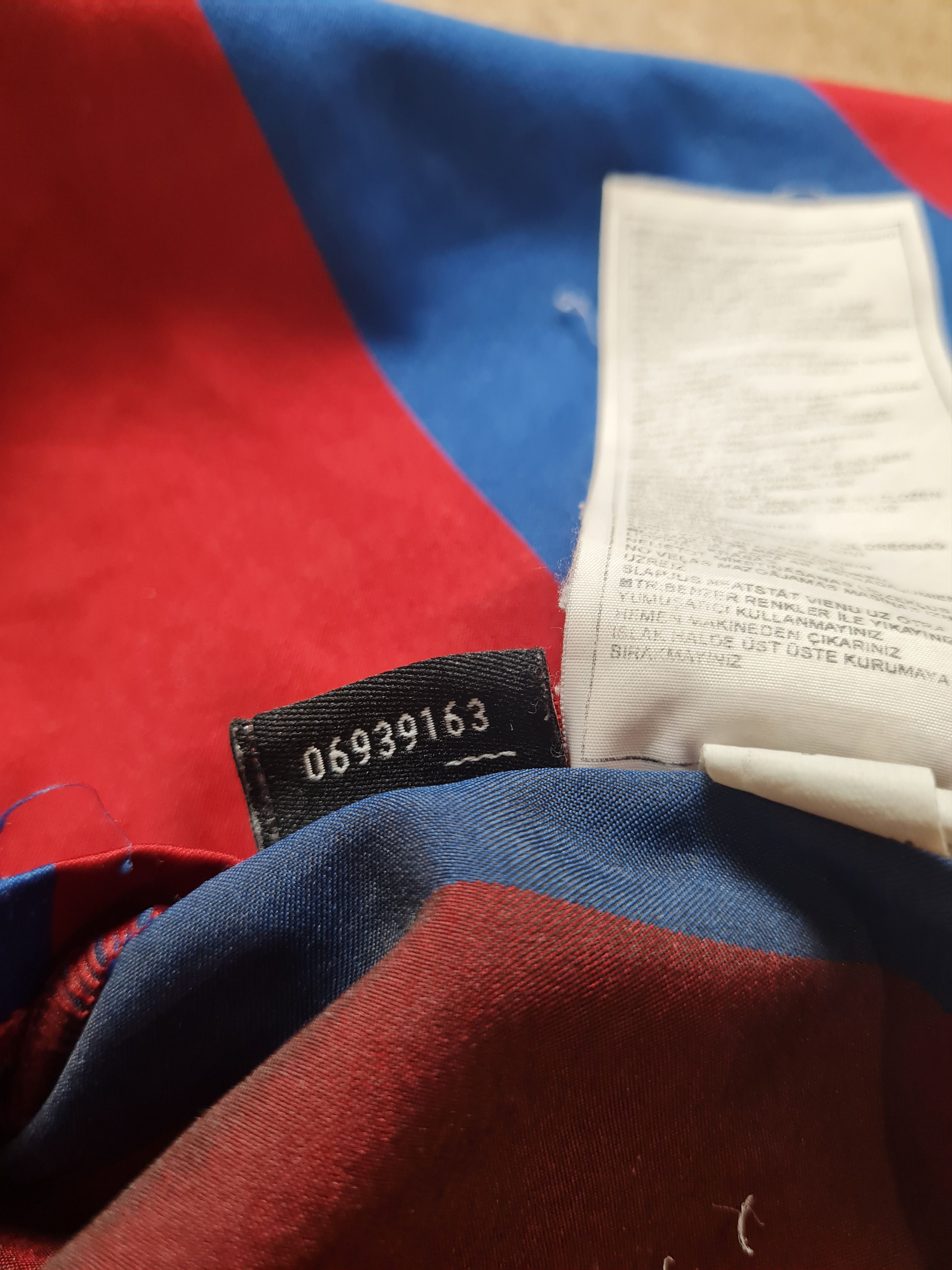 Nike Jersey Barcelona Home football shirt 2004/2005 Soccer Nike Size US XXS / EU 40 - 7 Thumbnail