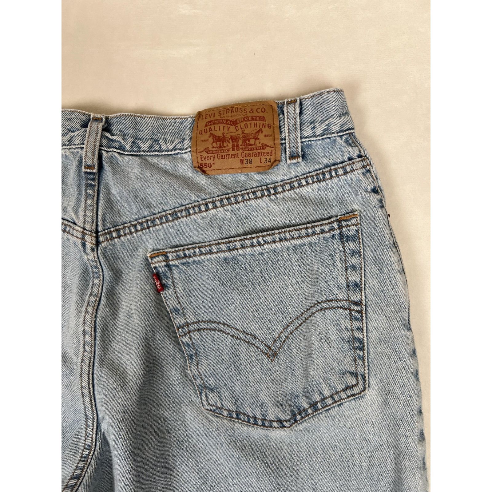 Levi's VTG Levis 550 Jeans Mens 36x34 Blue Light Wash Relaxed Fit T Size US 36 / EU 52 - 10 Thumbnail