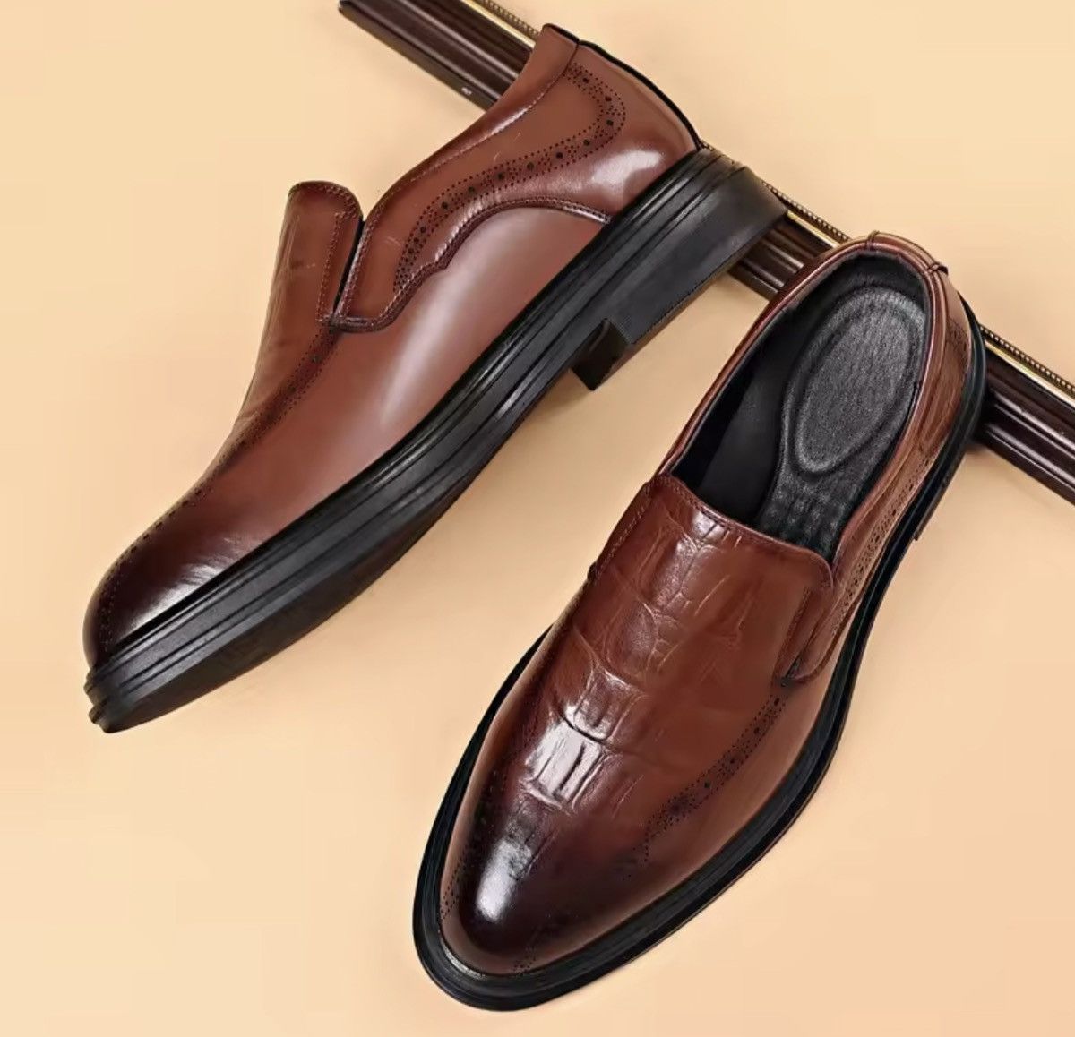 Japanese Brand Crocodile Embossed Slip-On Loafer Dress Shoe Size US 6 / EU 39 - 1 Thumbnail