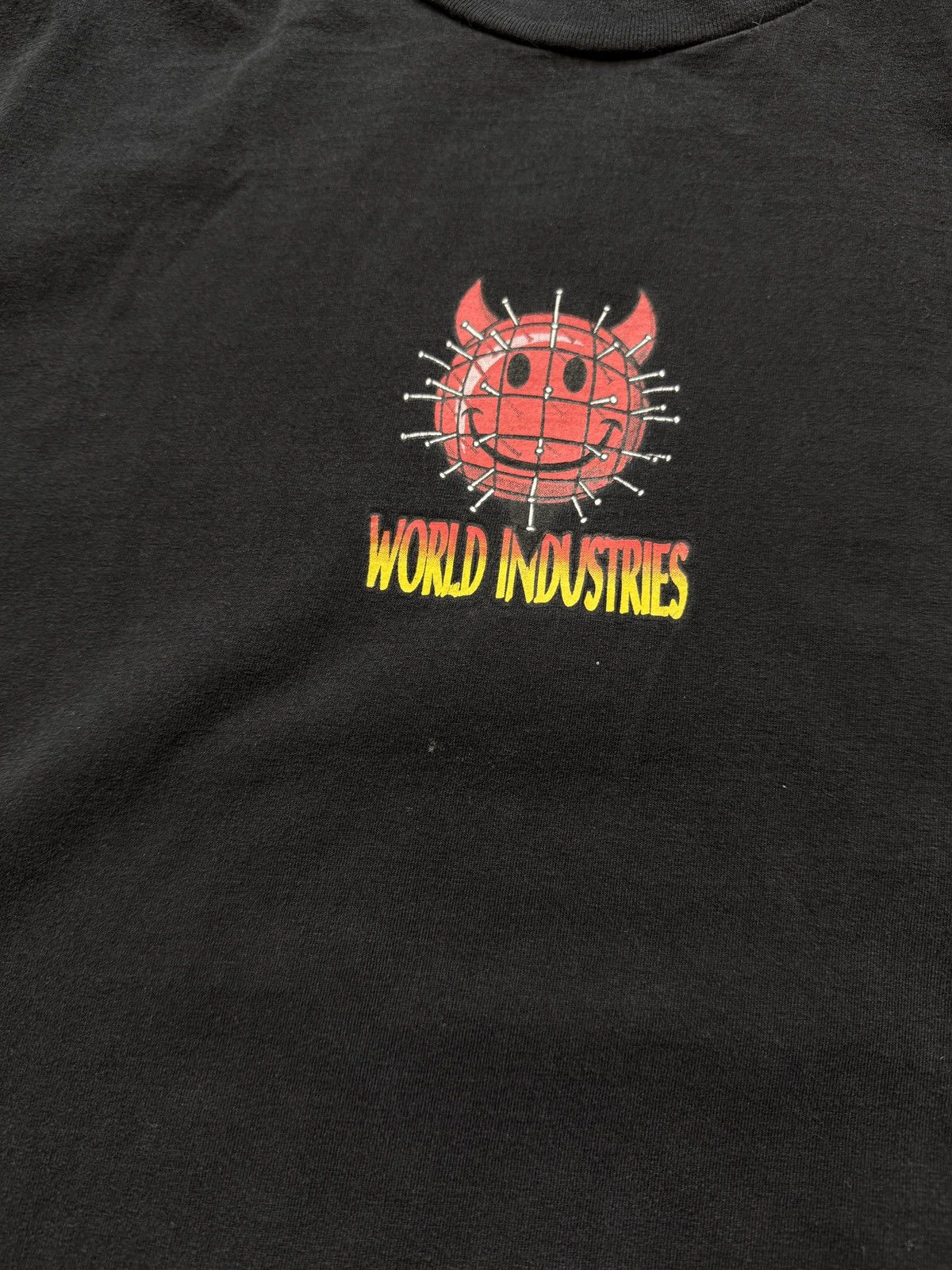 Vintage Vintage Retro Rare World Industries Tee Size US S / EU 44-46 / 1 - 6 Thumbnail
