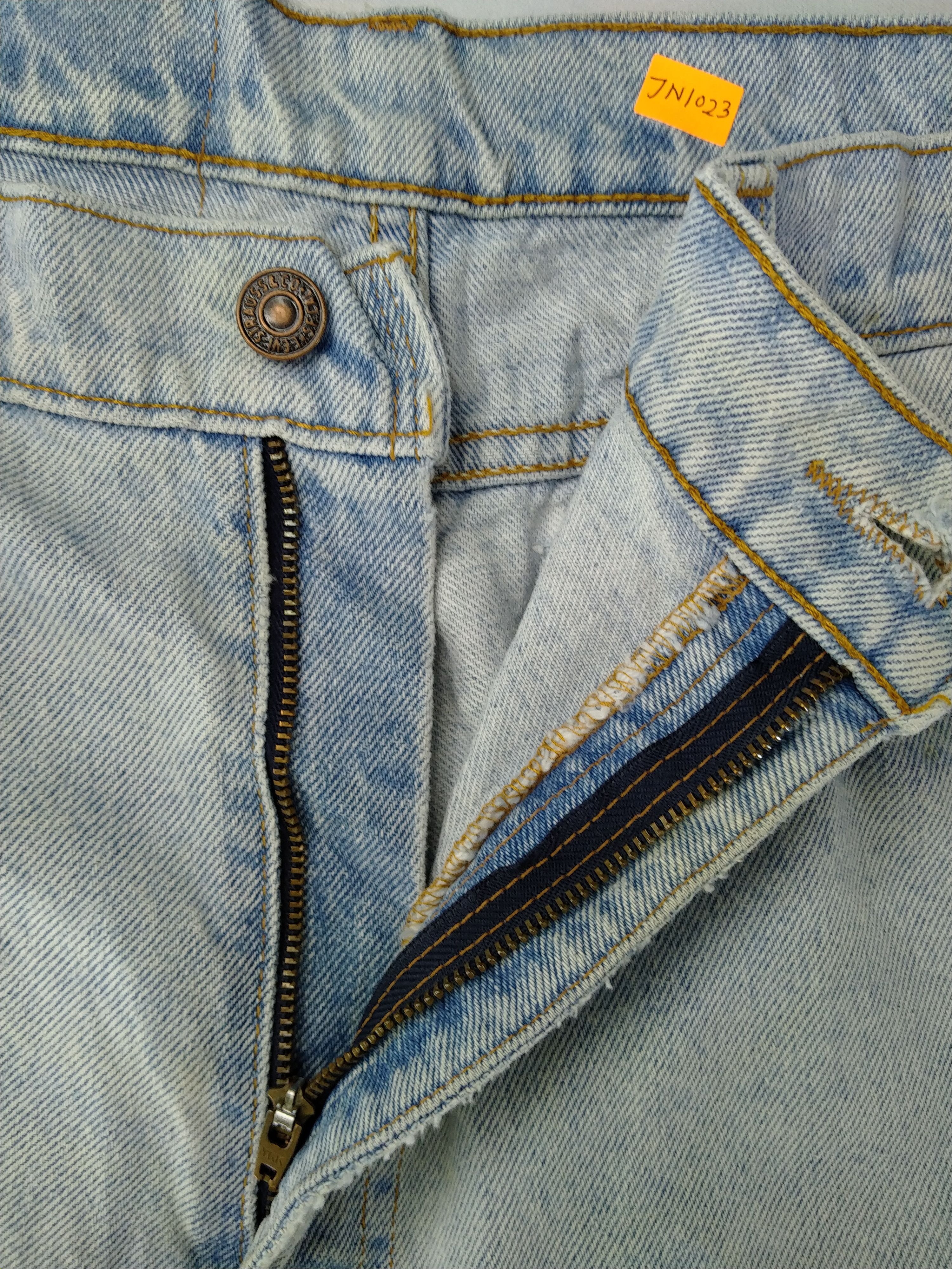 Levi's Light Wash Vintage Levi's 550 Orange Tab Denim -JN1023 Size US 35 - 6 Thumbnail
