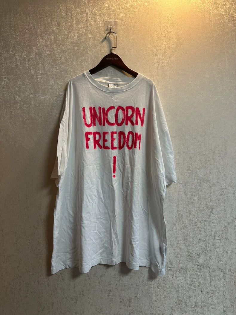 Vetements Vetements Unicorn Short Sleeve T-shirt - dmc Size US XS / EU 42 / 0 - 1 Thumbnail