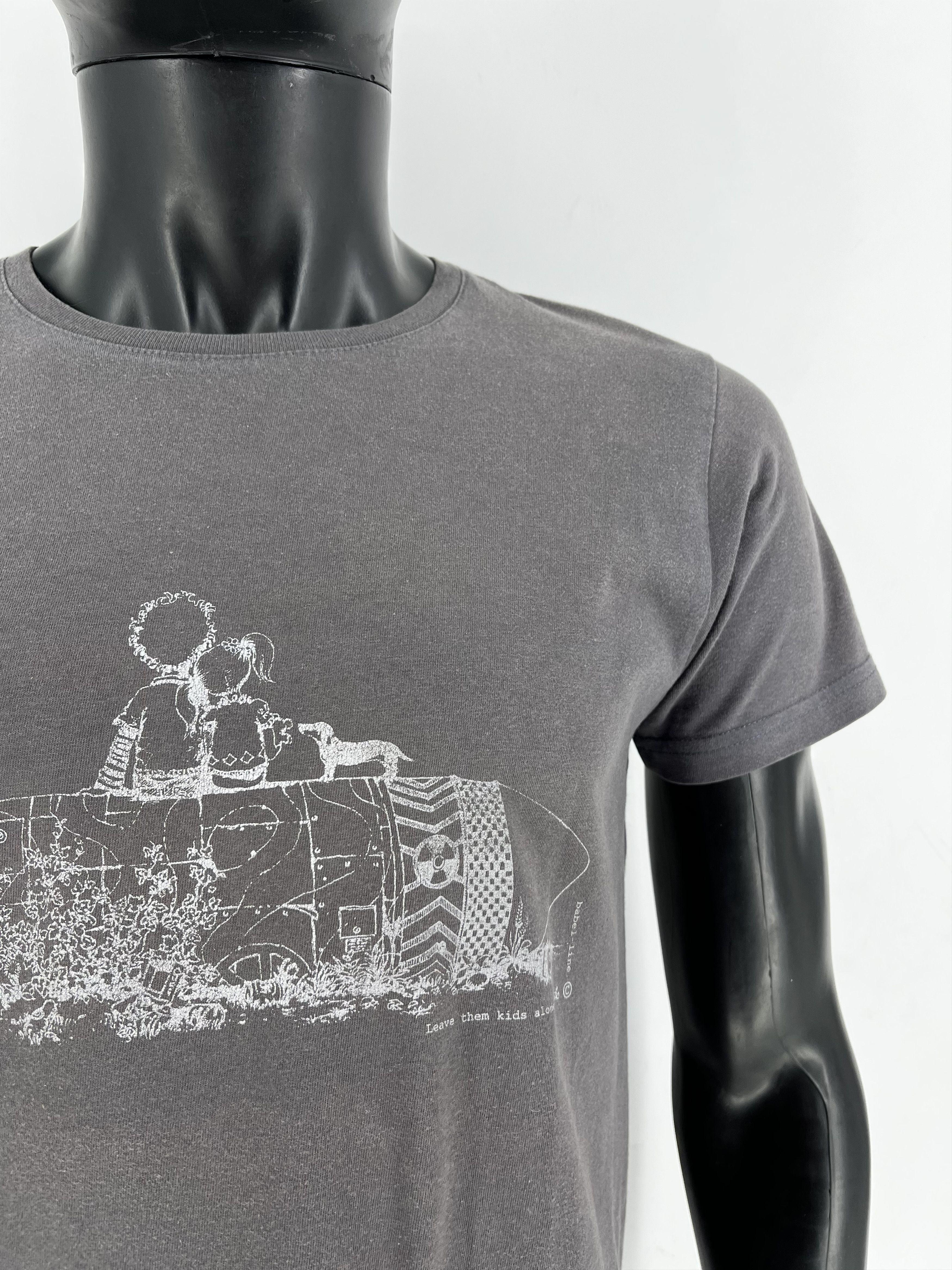 Vintage Vintage Leave Them Kids Alone Graphic Tee Size M Size US M / EU 48-50 / 2 - 8 Thumbnail