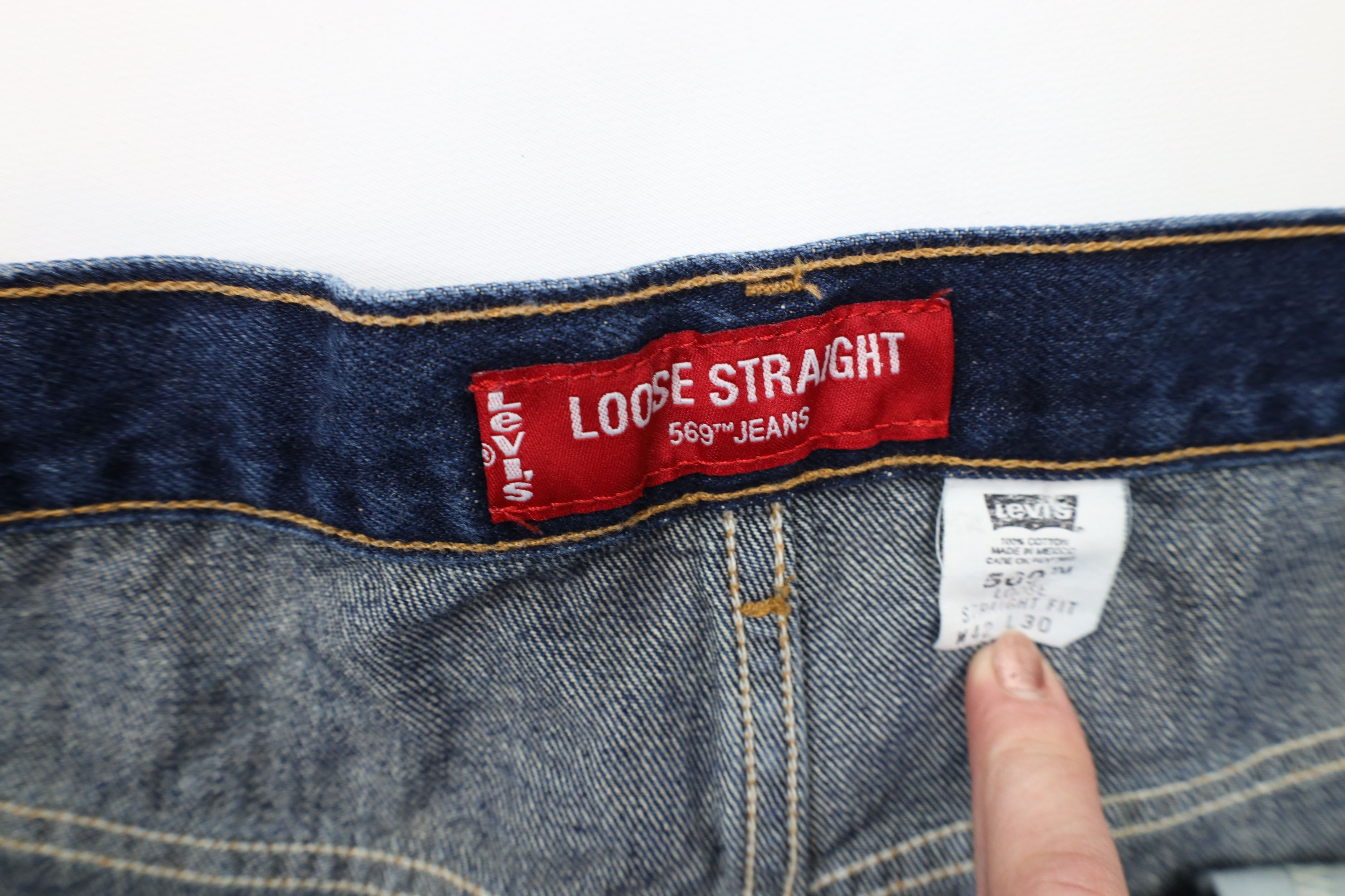 Levi's × Vintage Vintage Y2K 2002 Levis 569 Straight Wide Leg Denim Jeans Size US 41 - 9 Thumbnail