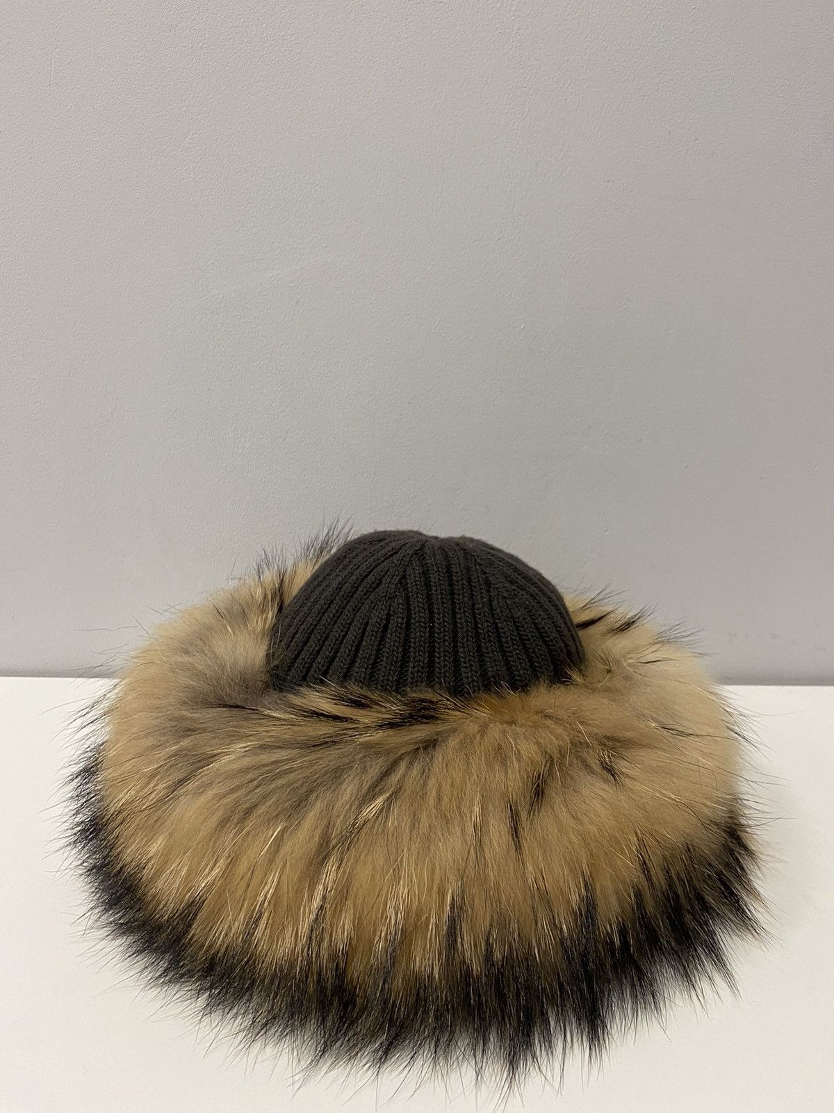 Prada PRADA Milano Wool Knit Hat with Raccoon Fur Size ONE SIZE - 1 Thumbnail