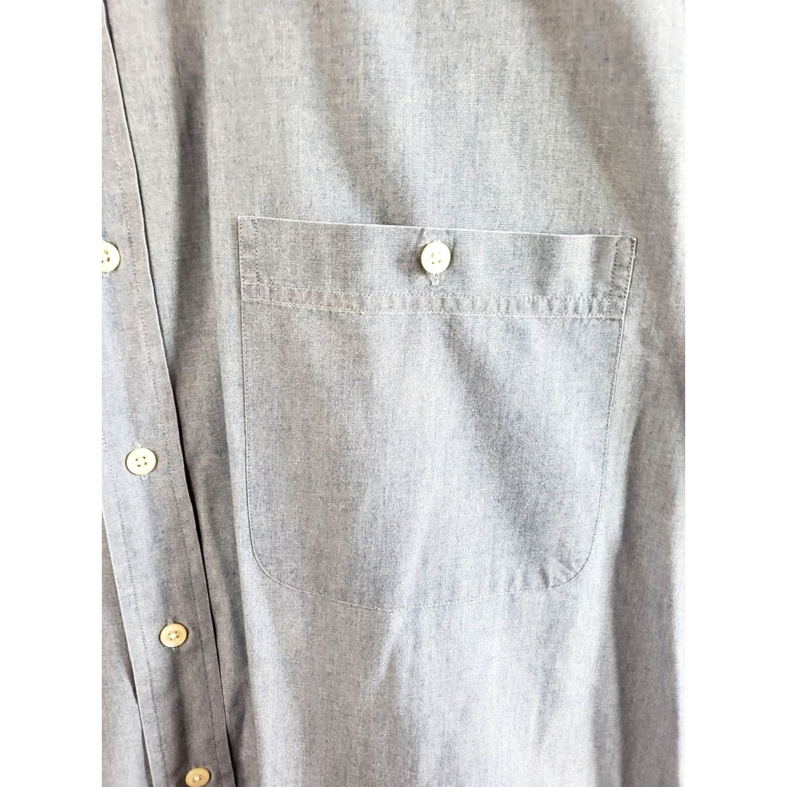 Roundtree & Yorke VINTAGE Roundtree Yorke Mens Denim Shirt XL Light Blue Short Sleeve Button-Up Regular Fit Classic 90s Mens Size US XL / EU 56 / 4 - 6 Thumbnail