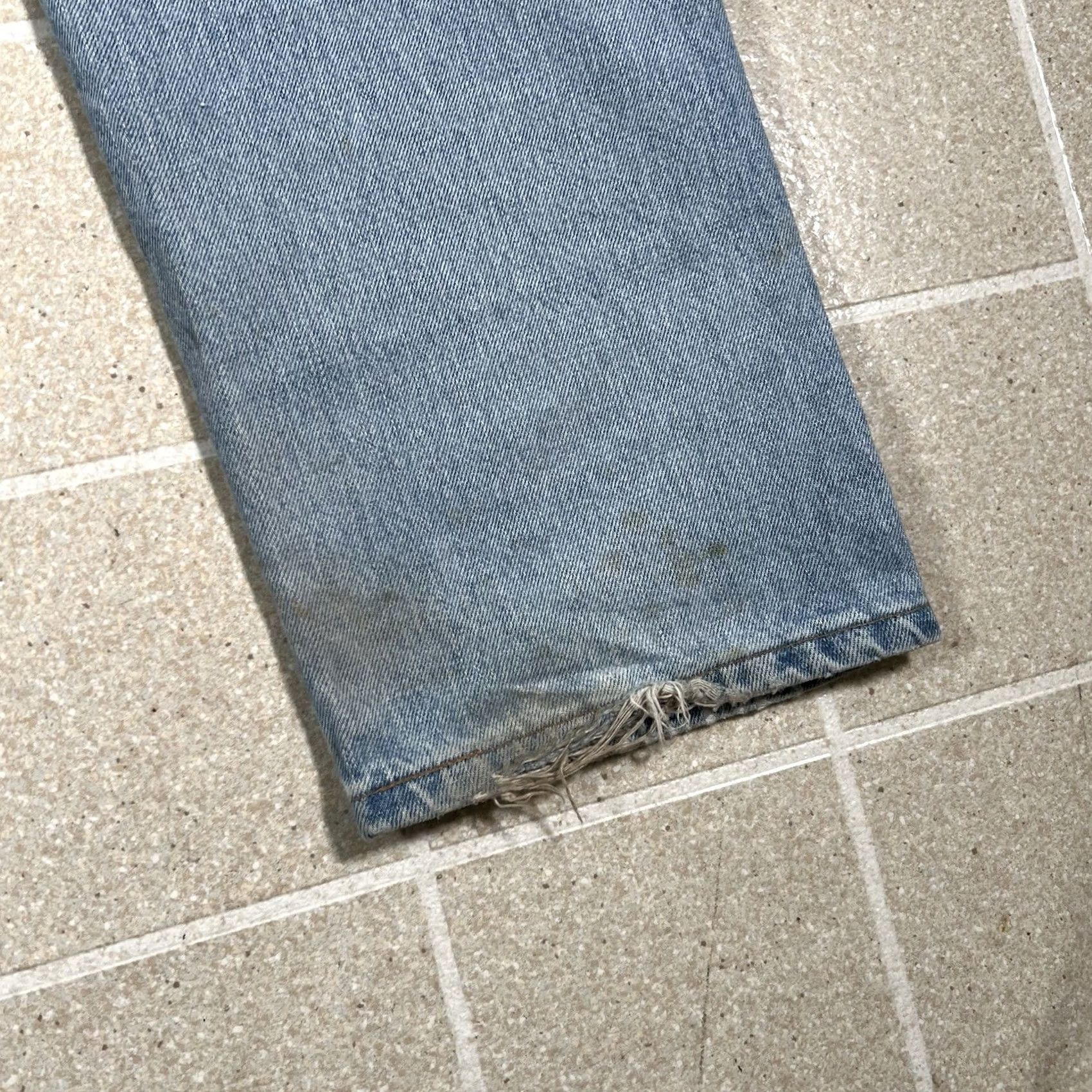Levi's VINTAGE Levi's 505 Distressed Straight Jeans Men 34x30 Blue Denim 90s Mens Size US 34 / EU 50 - 4 Thumbnail
