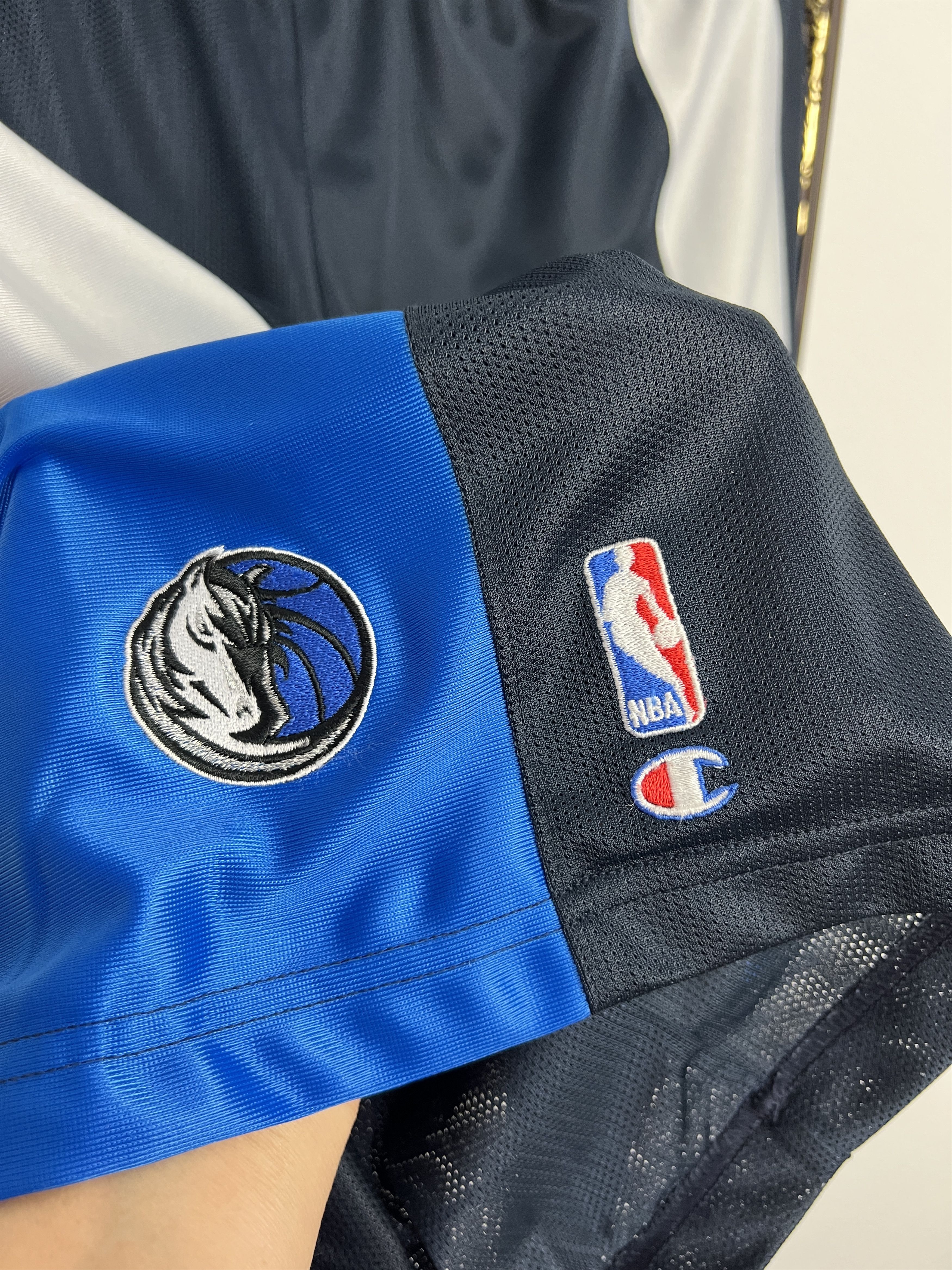Champion Vintage Champion Ballas Mavericks NBA Blue Shorts M Size US 32 / EU 48 - 2 Thumbnail