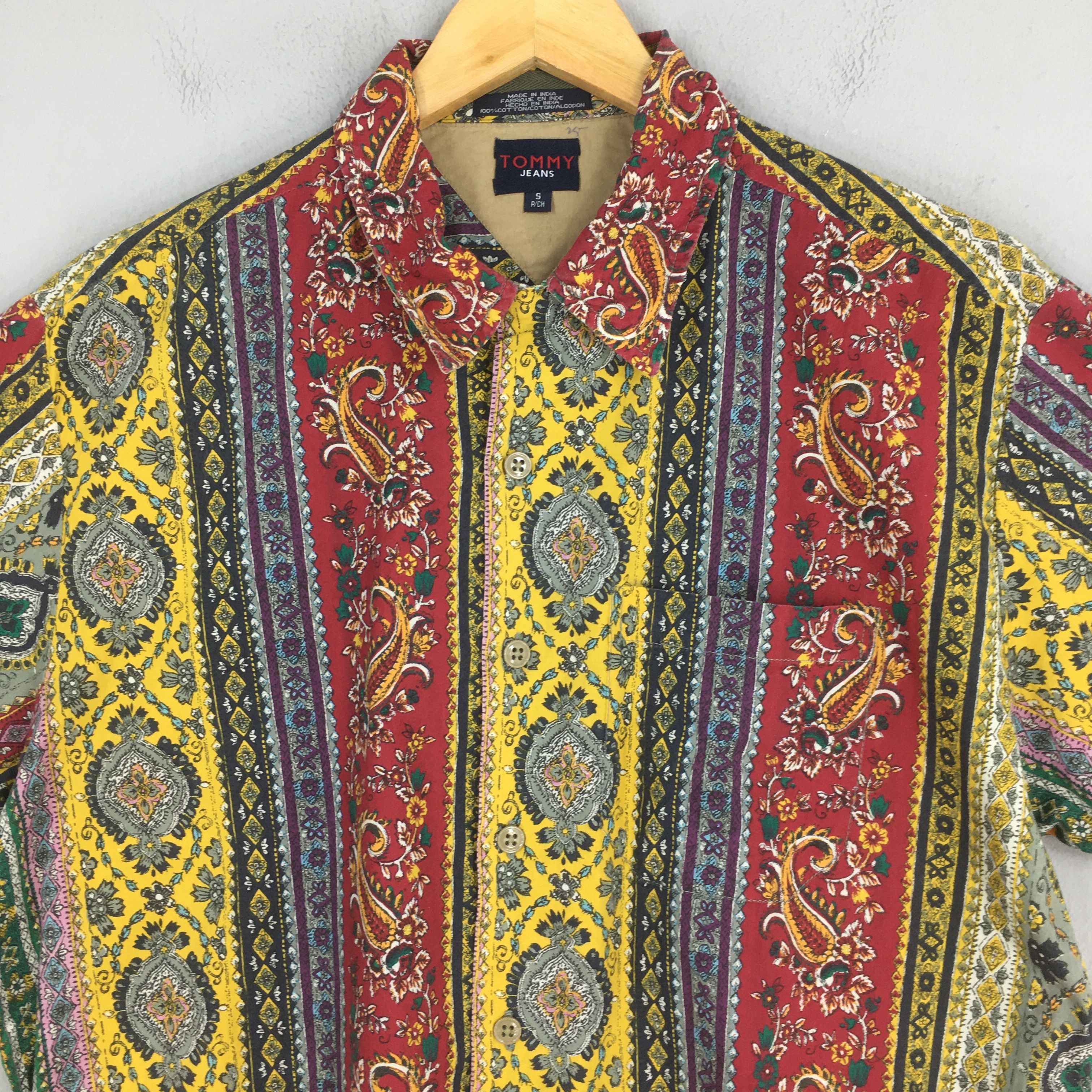Tommy Hilfiger Vintage Tommy Hilfiger Paisley Floral Shirt Small Size US S / EU 44-46 / 1 - 2 Thumbnail