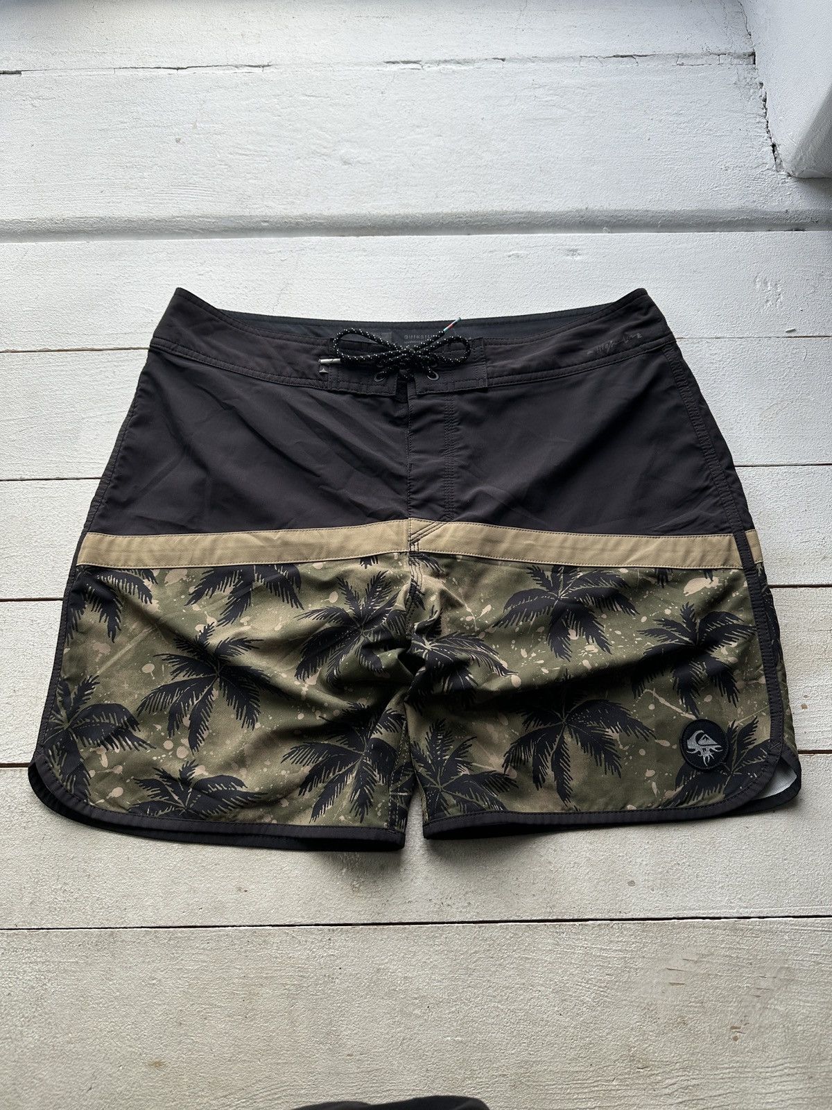 Quiksilver 🚨Vintage Quiksilver Shorts Big Logo Y2K Style 90s Surfing Size US 34 / EU 50 - 1 Thumbnail